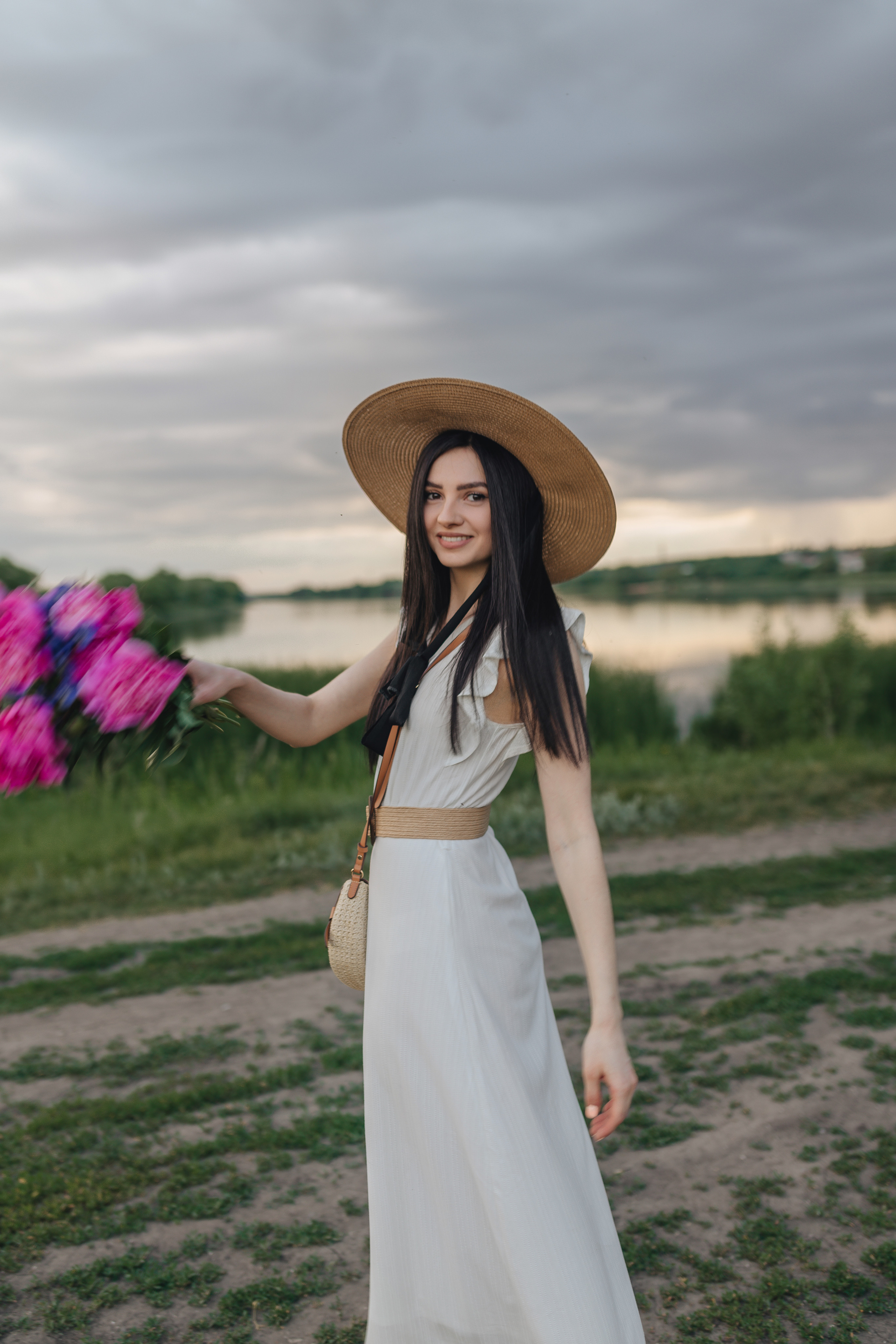 Татьяна | Съемка с пионами. Фотограф Карина Шмулёва. Воронеж и область