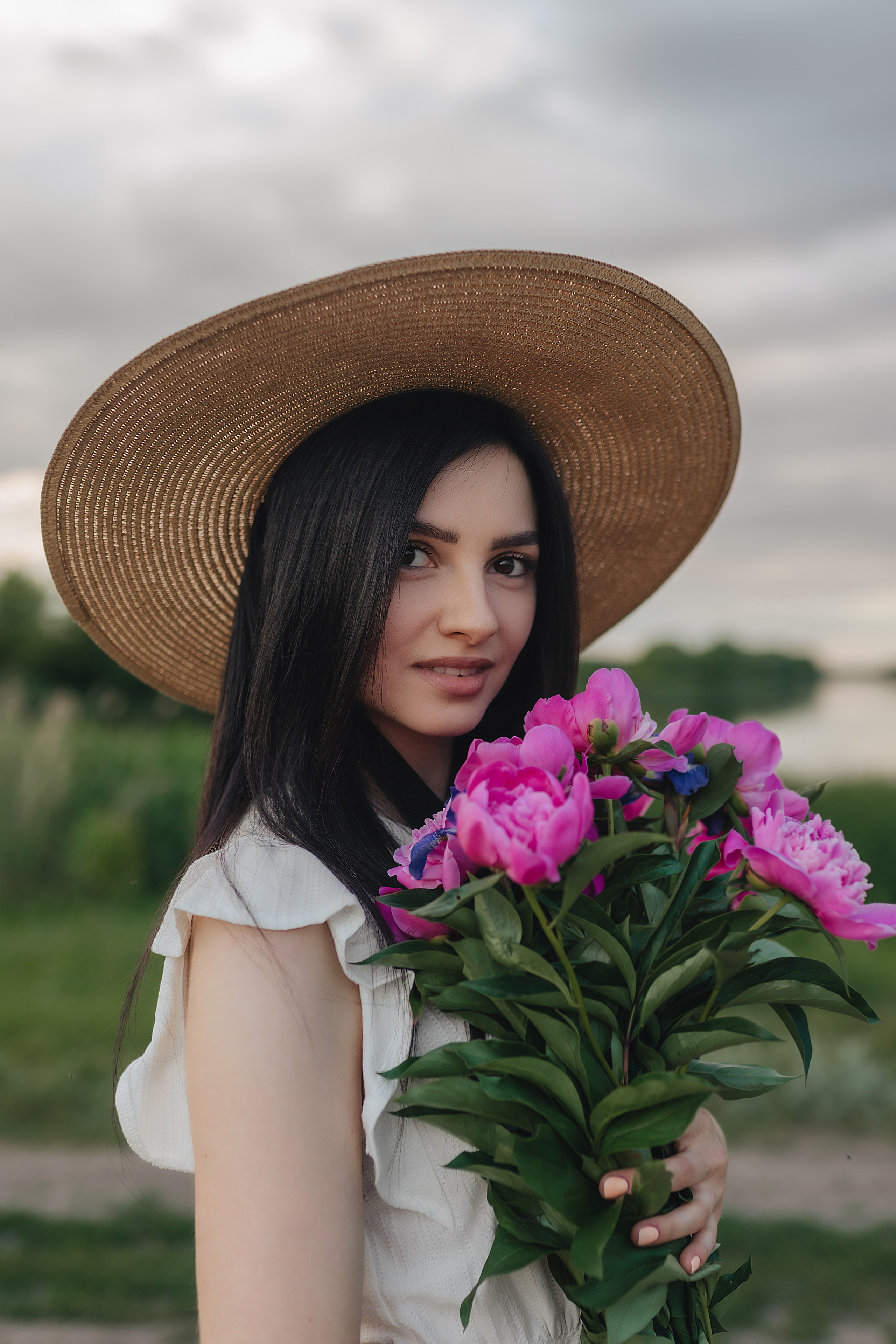 Татьяна | Съемка с пионами. Фотограф Карина Шмулёва. Воронеж и область