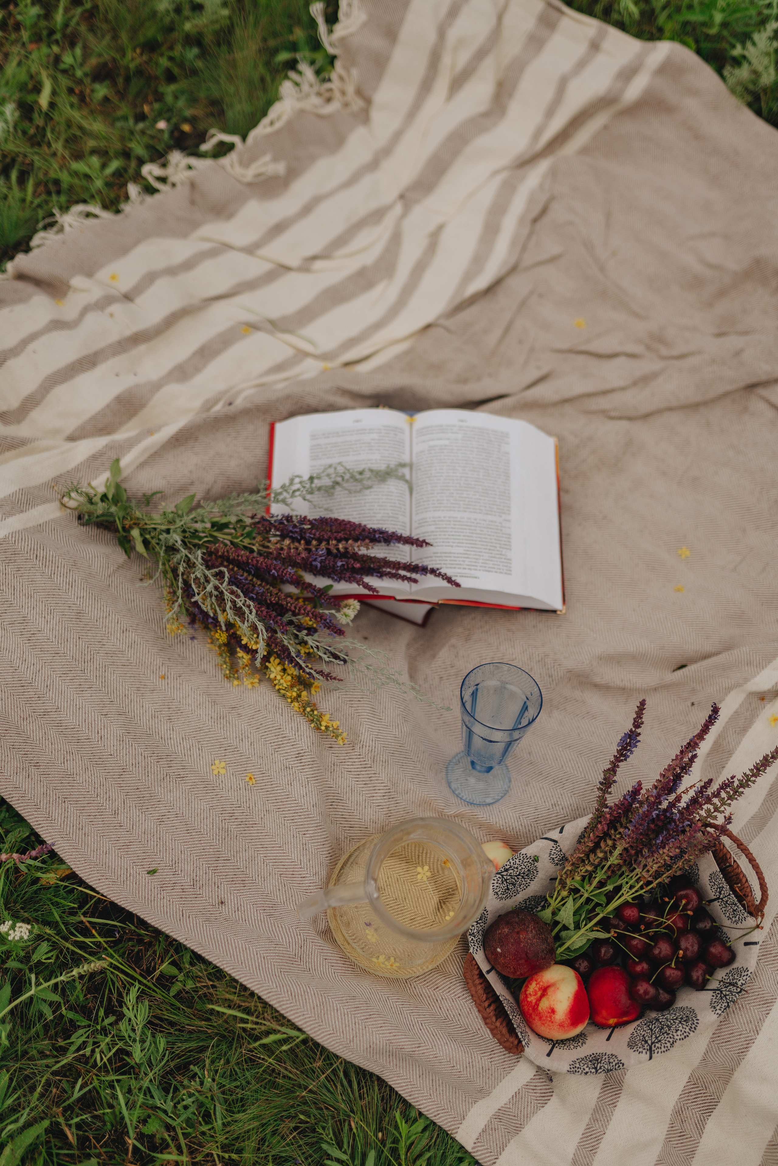 Надежда | Съемка в поле. Фотограф Карина Шмулёва. Воронеж и область