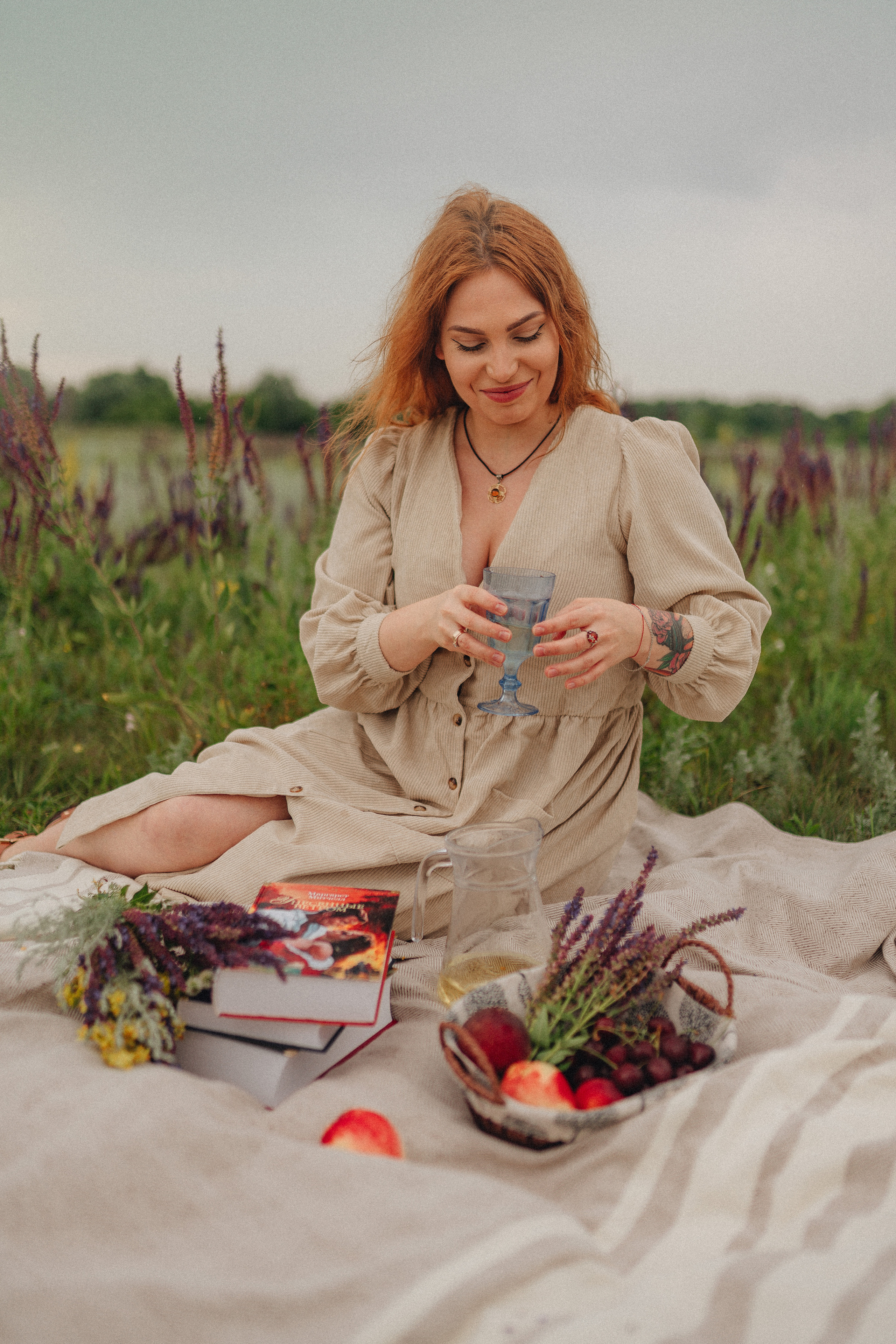 Надежда | Съемка в поле. Фотограф Карина Шмулёва. Воронеж и область