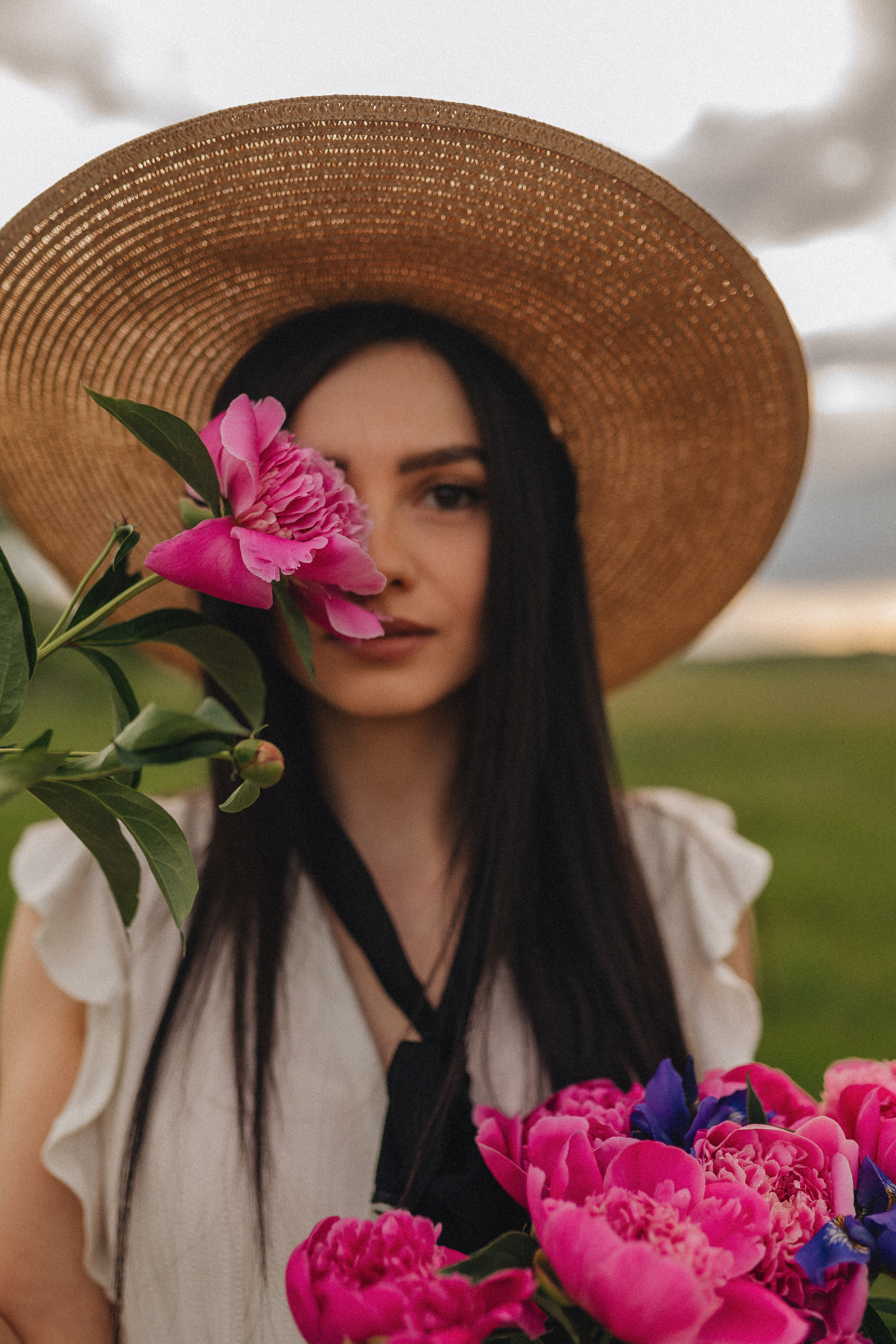 Татьяна | Съемка с пионами. Фотограф Карина Шмулёва. Воронеж и область