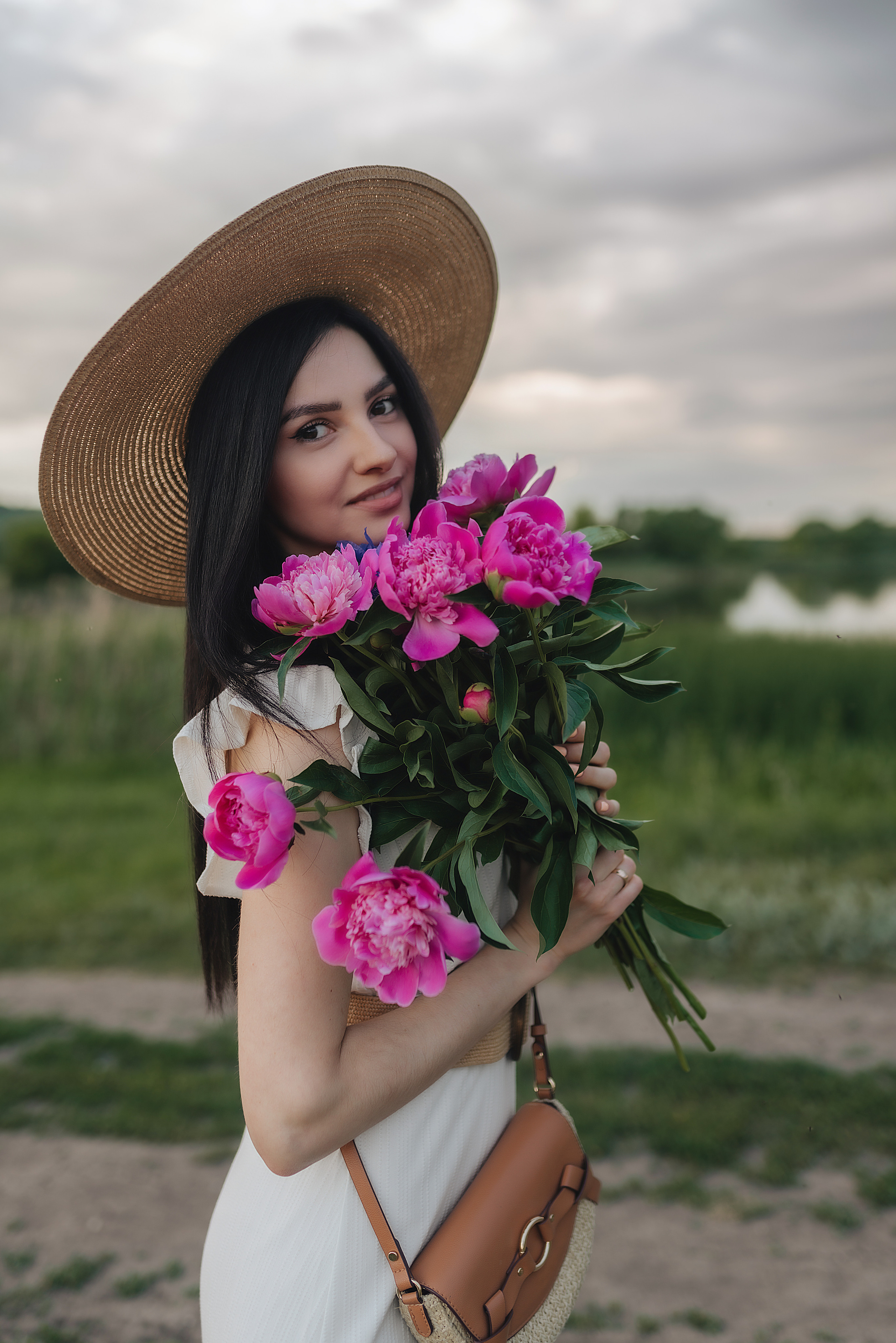 Татьяна | Съемка с пионами. Фотограф Карина Шмулёва. Воронеж и область