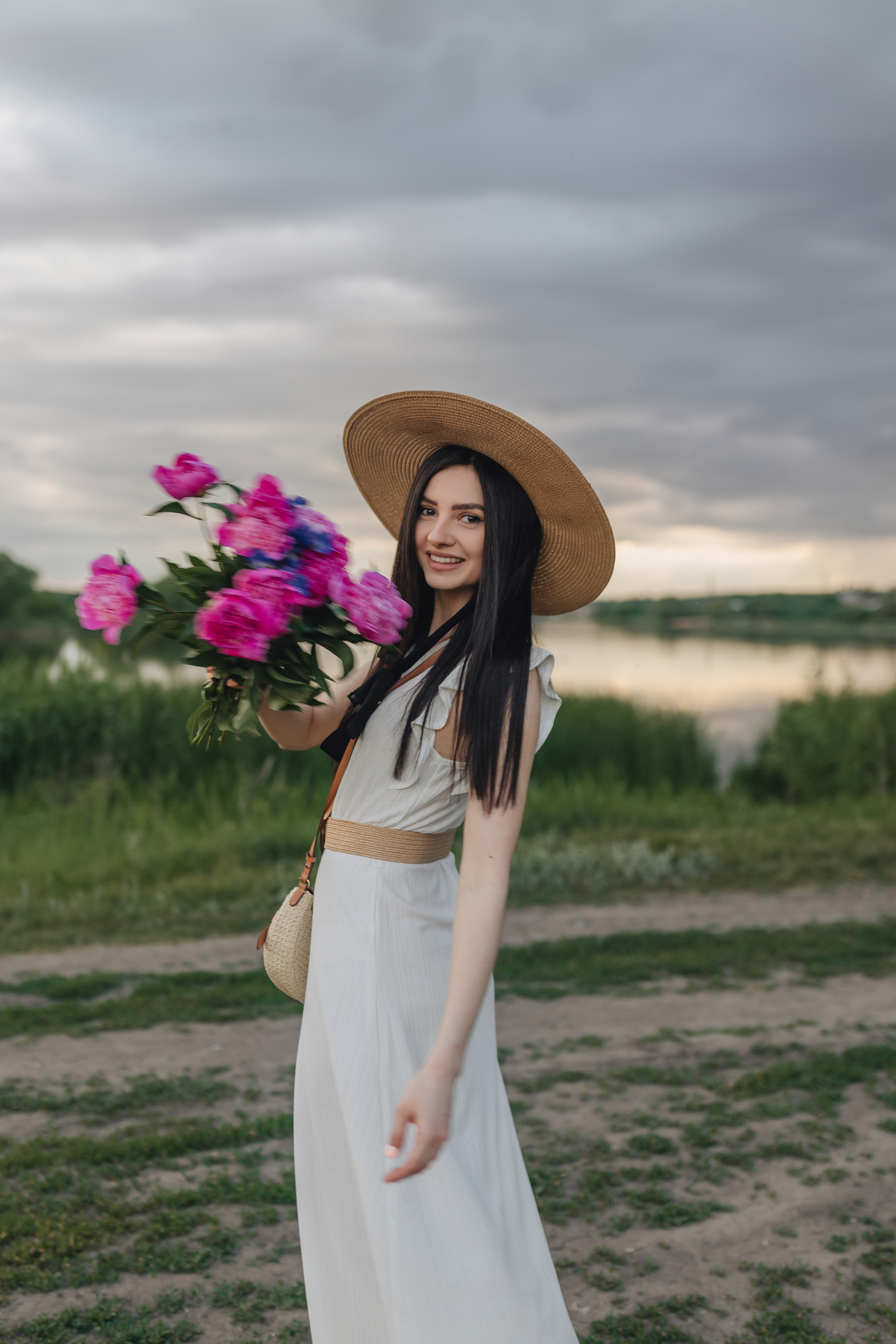 Татьяна | Съемка с пионами. Фотограф Карина Шмулёва. Воронеж и область