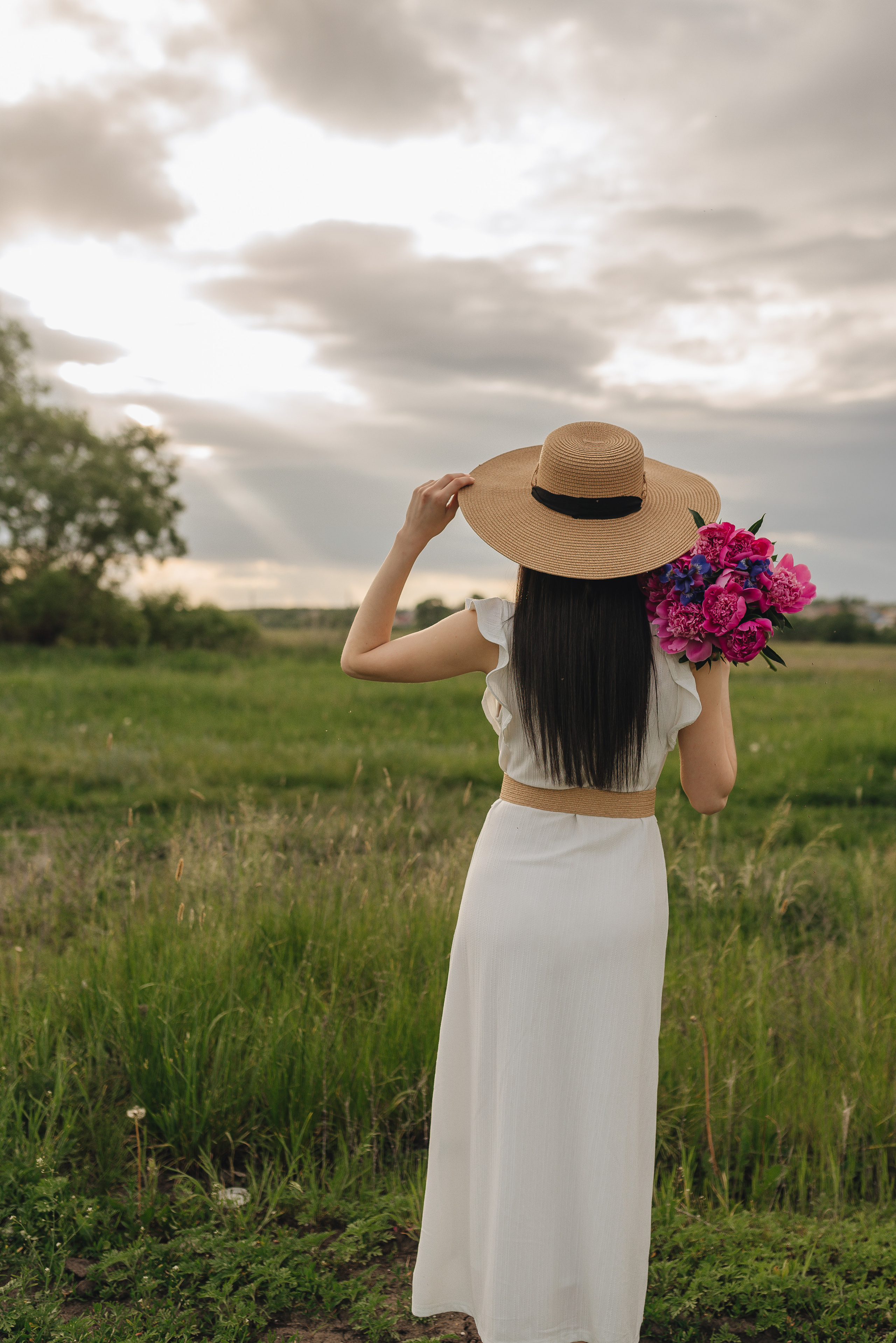 Татьяна | Съемка с пионами. Фотограф Карина Шмулёва. Воронеж и область