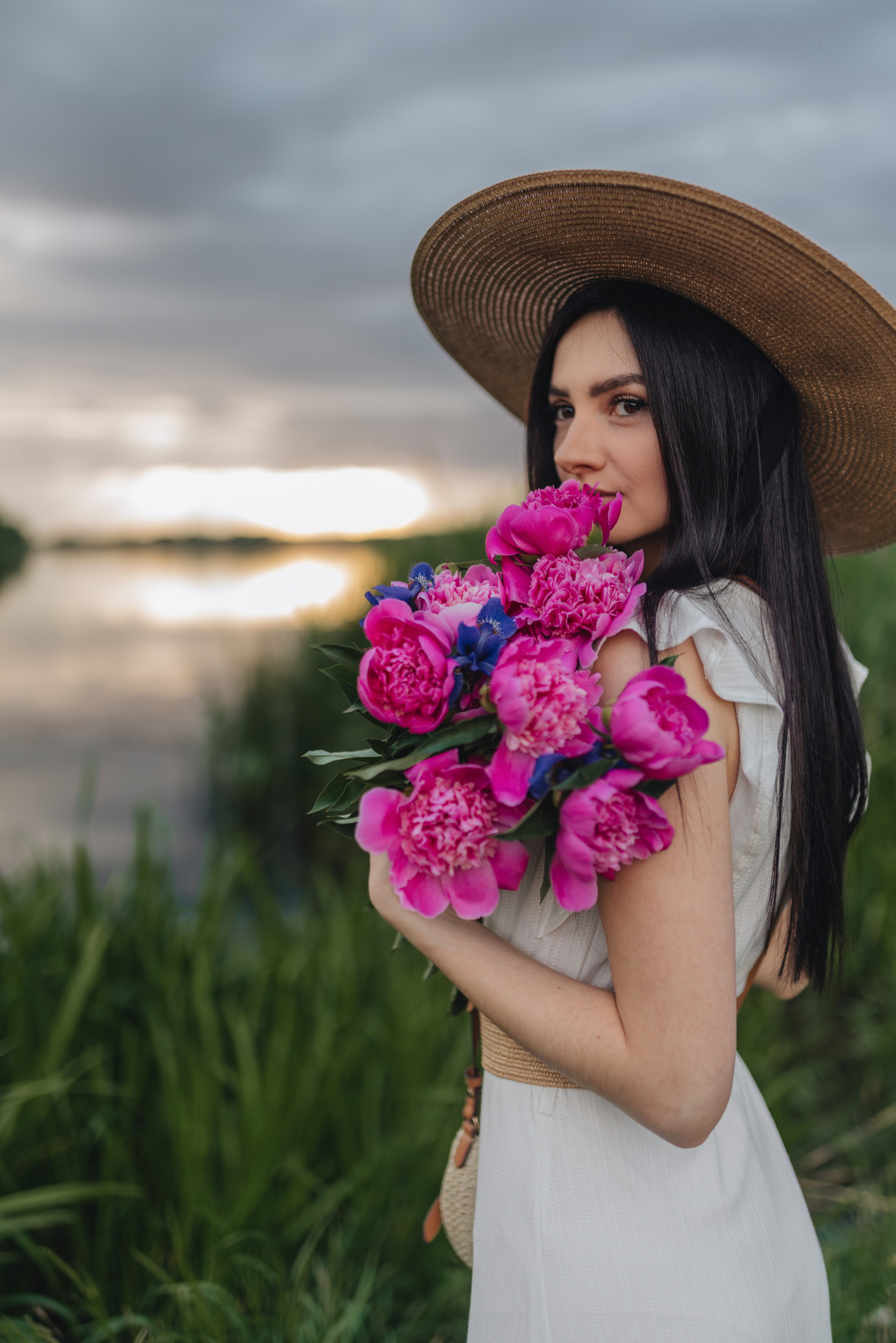 Татьяна | Съемка с пионами. Фотограф Карина Шмулёва. Воронеж и область