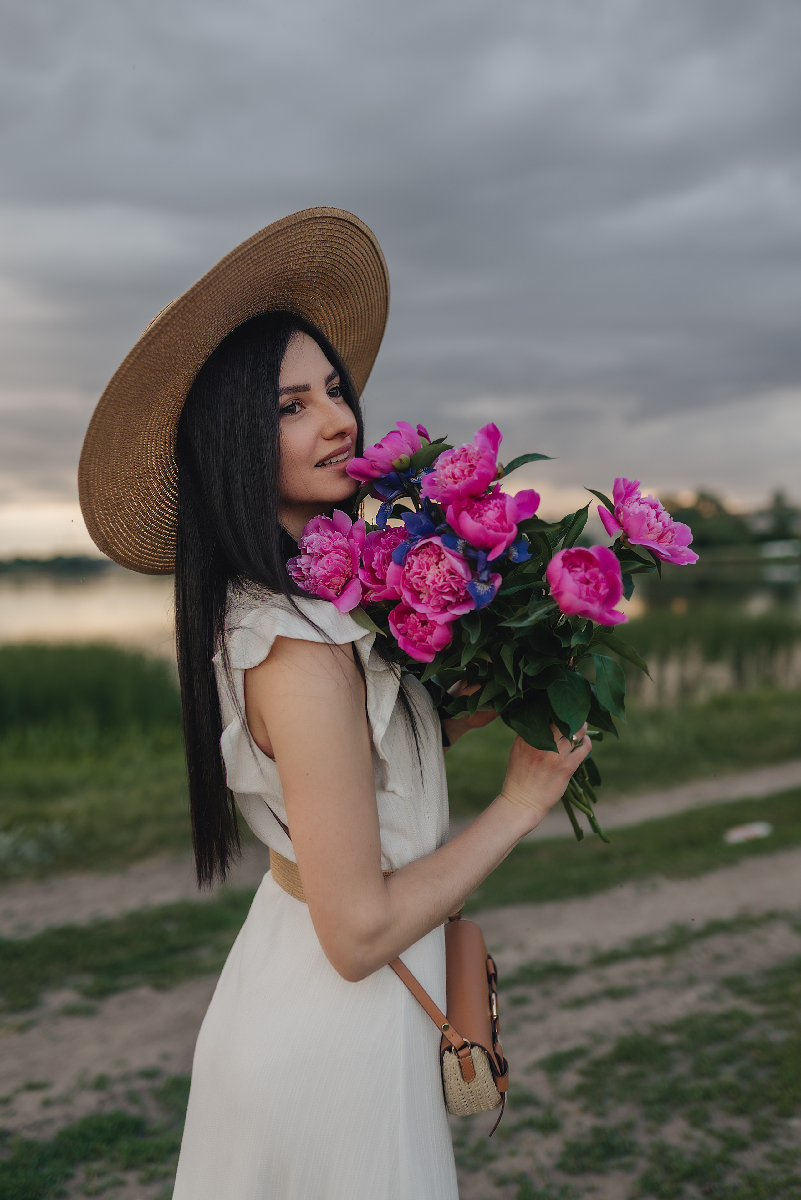 Татьяна | Съемка с пионами. Фотограф Карина Шмулёва. Воронеж и область