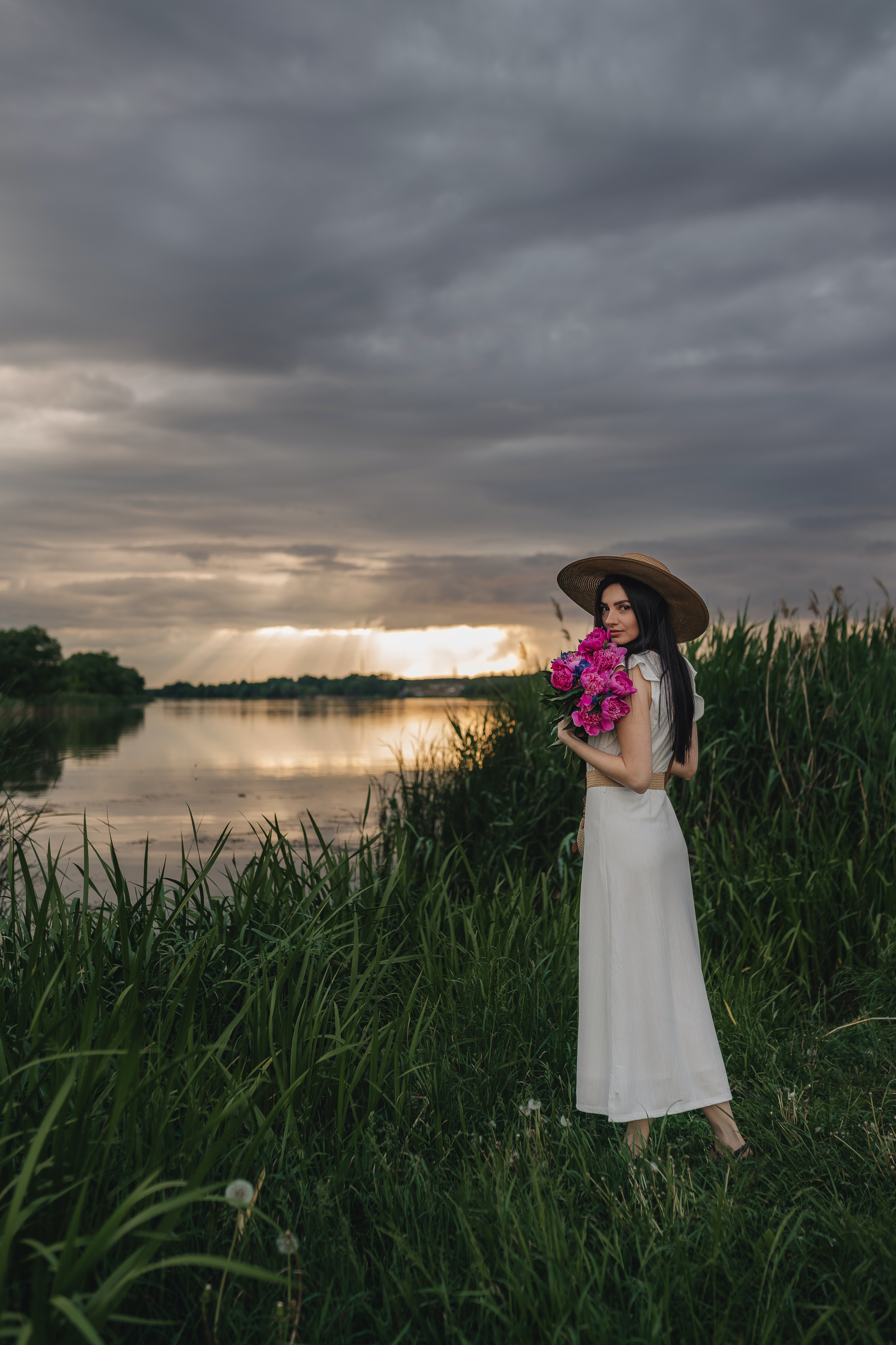 Татьяна | Съемка с пионами. Фотограф Карина Шмулёва. Воронеж и область