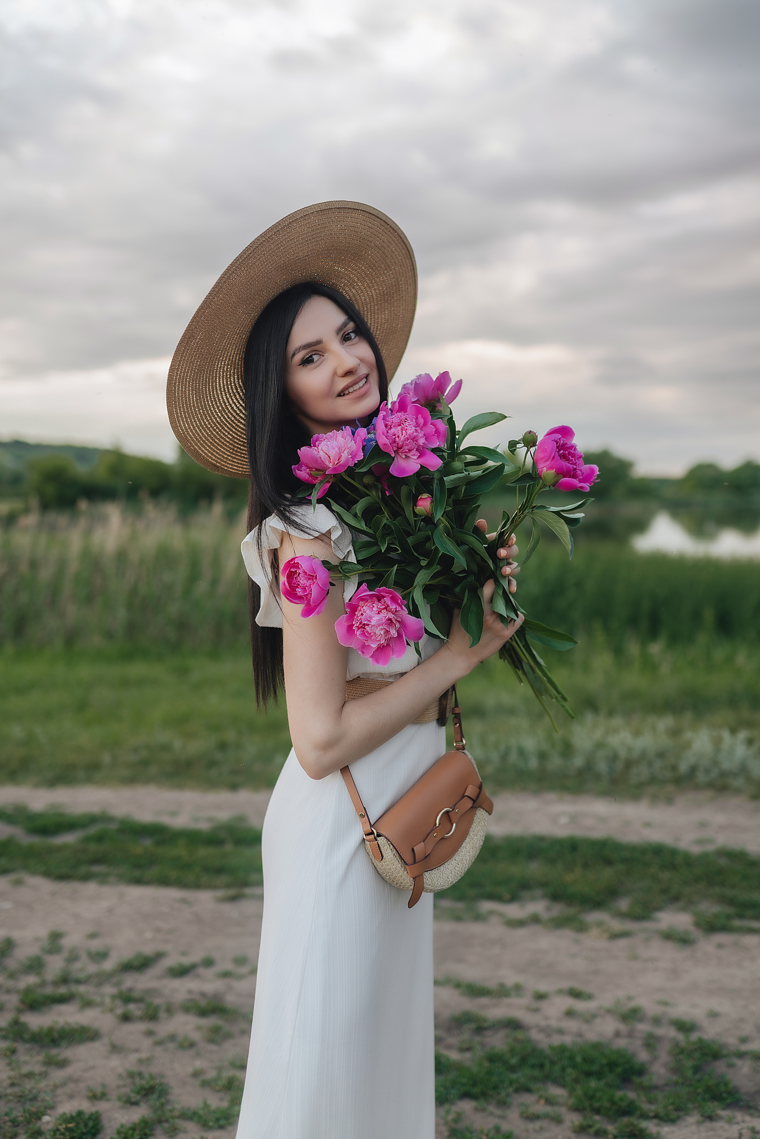 Татьяна | Съемка с пионами. Фотограф Карина Шмулёва. Воронеж и область