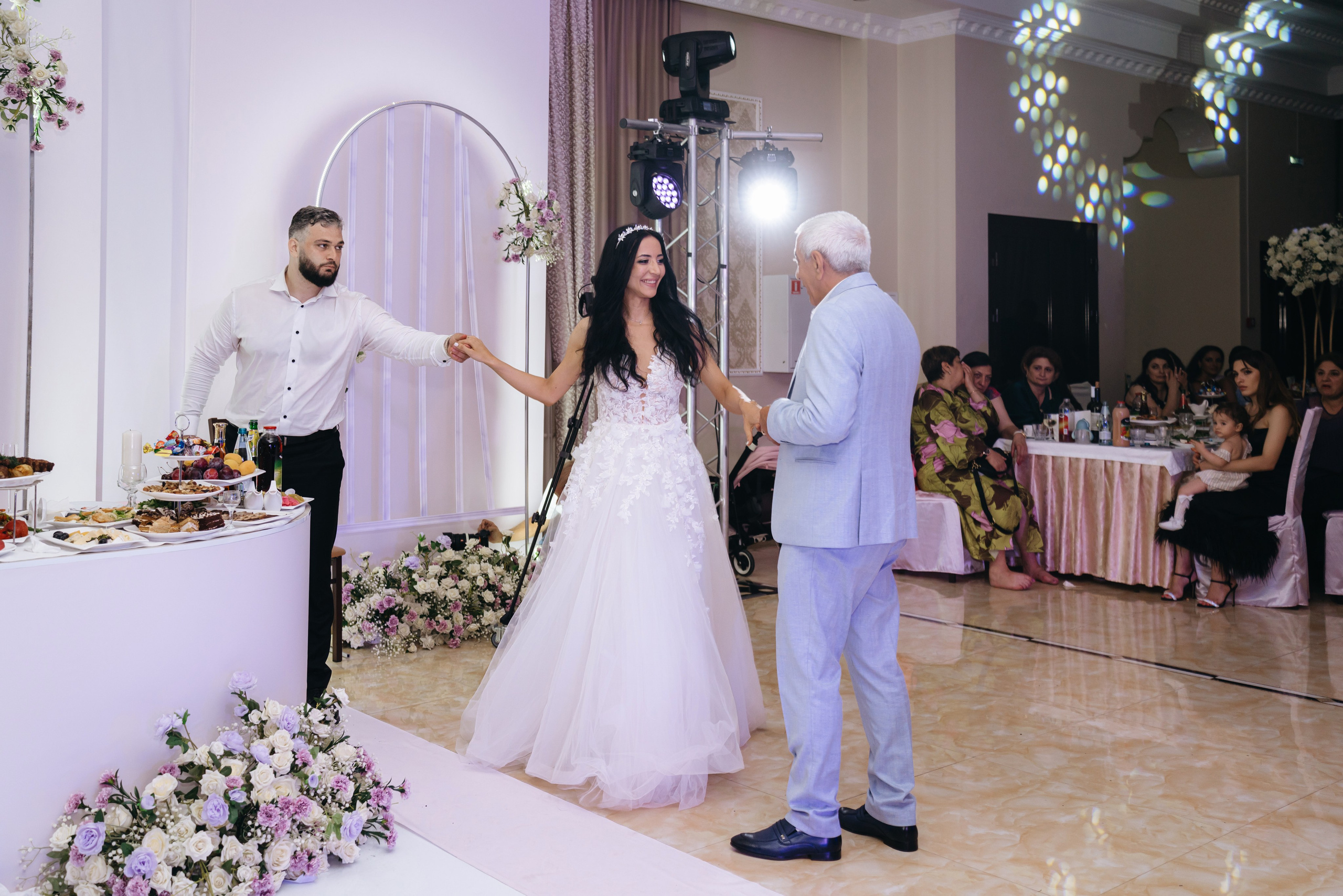 Артем и Лусине. Свадебный фотограф Красноярск Вязьминова Мария