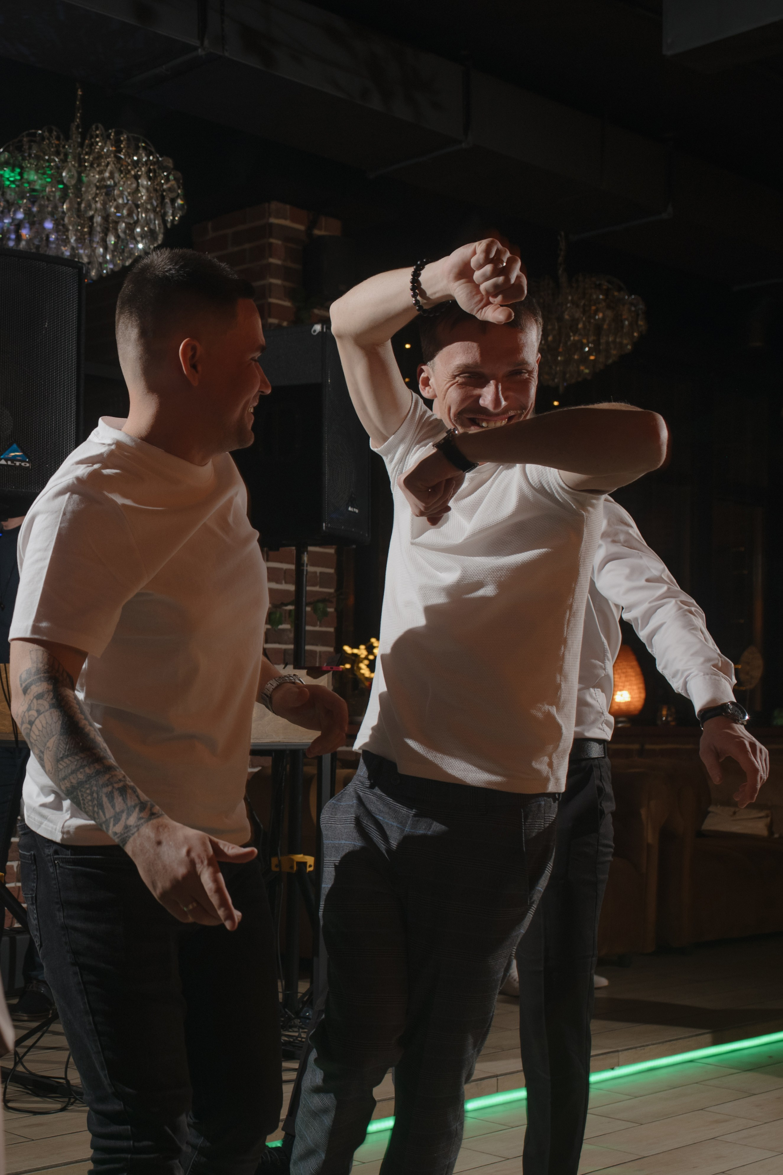 День рождения Томы — Let`s Talk Bar. Свадебный фотограф Екатеринбург/Челябинск — Любовь Волохова