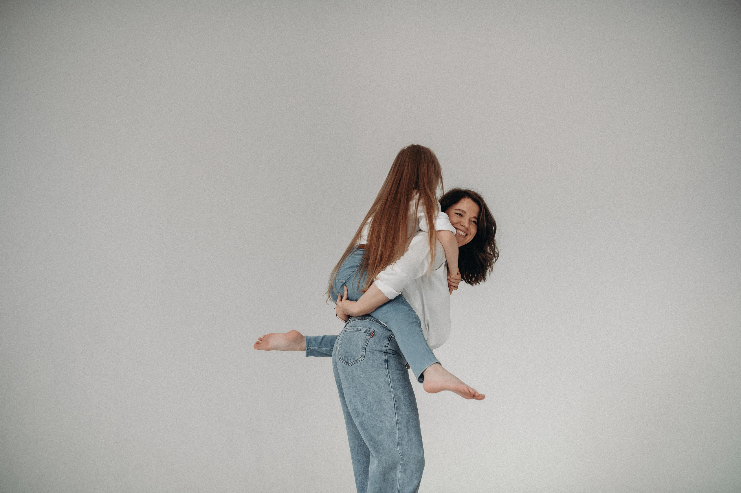 Юля и Илария. Главная