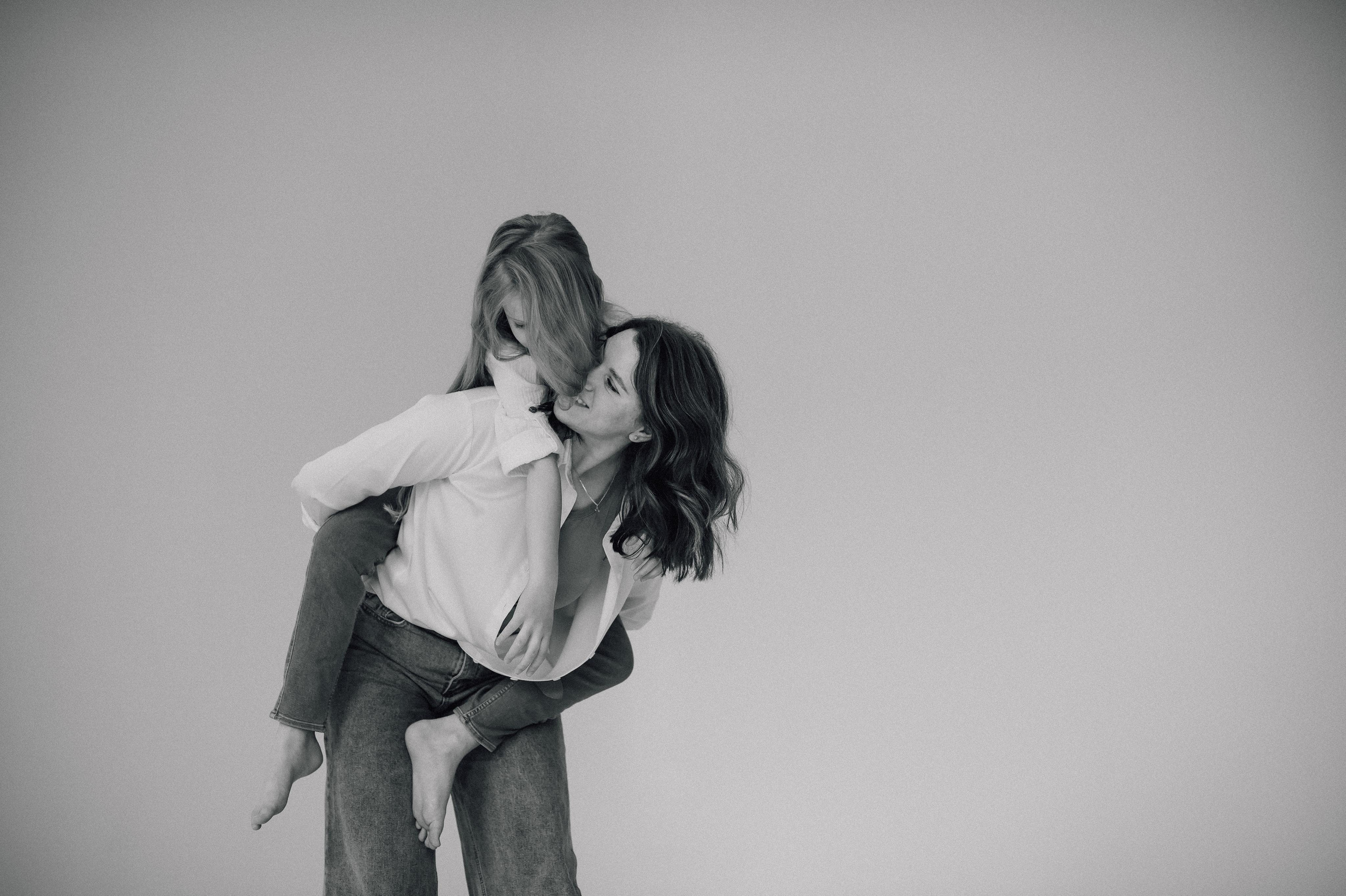 Юля и Илария. Главная