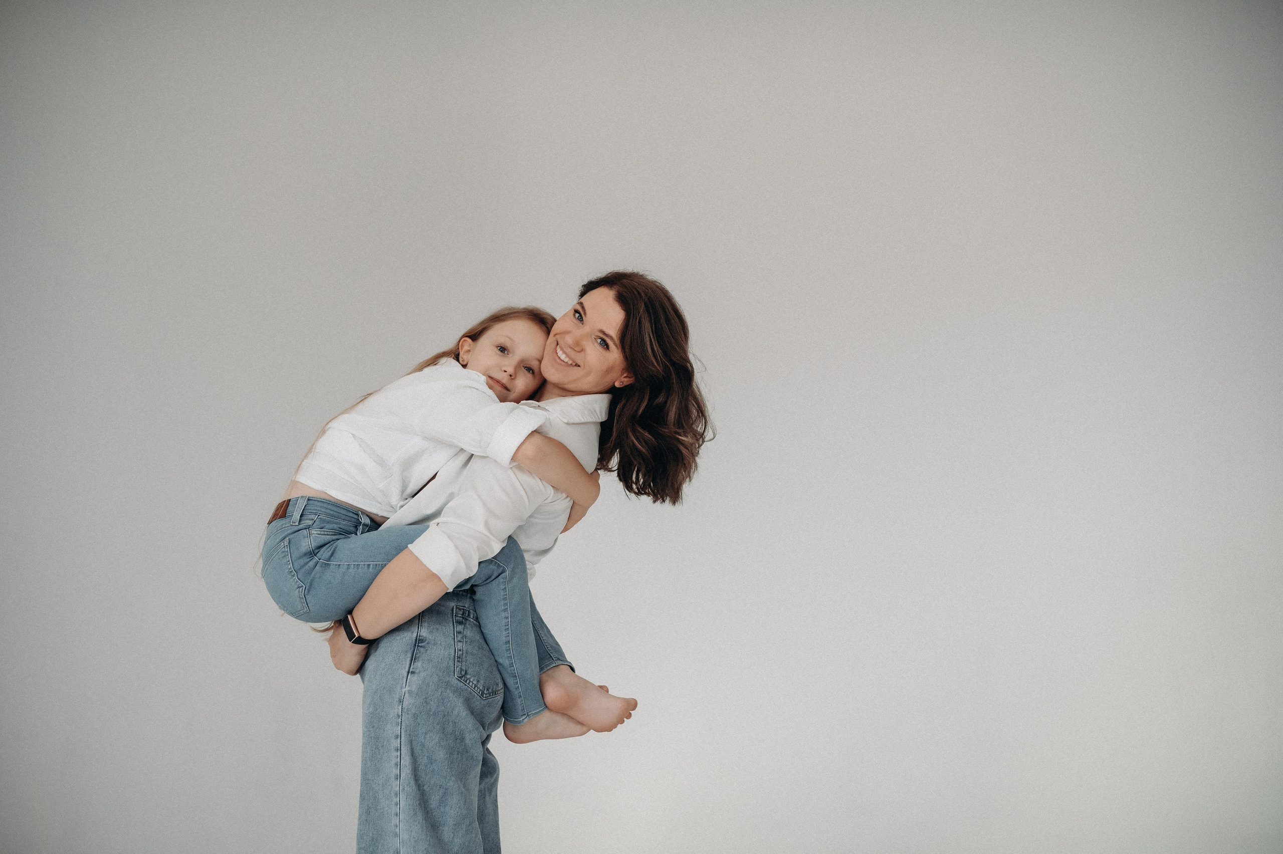 Юля и Илария. Главная