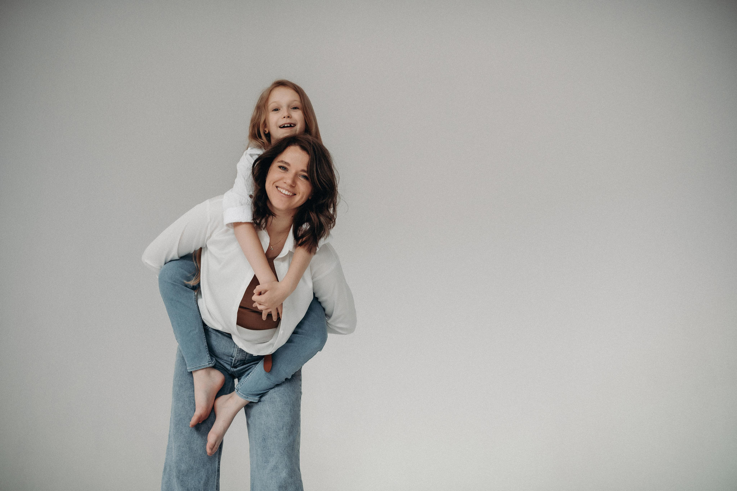 Юля и Илария. Главная