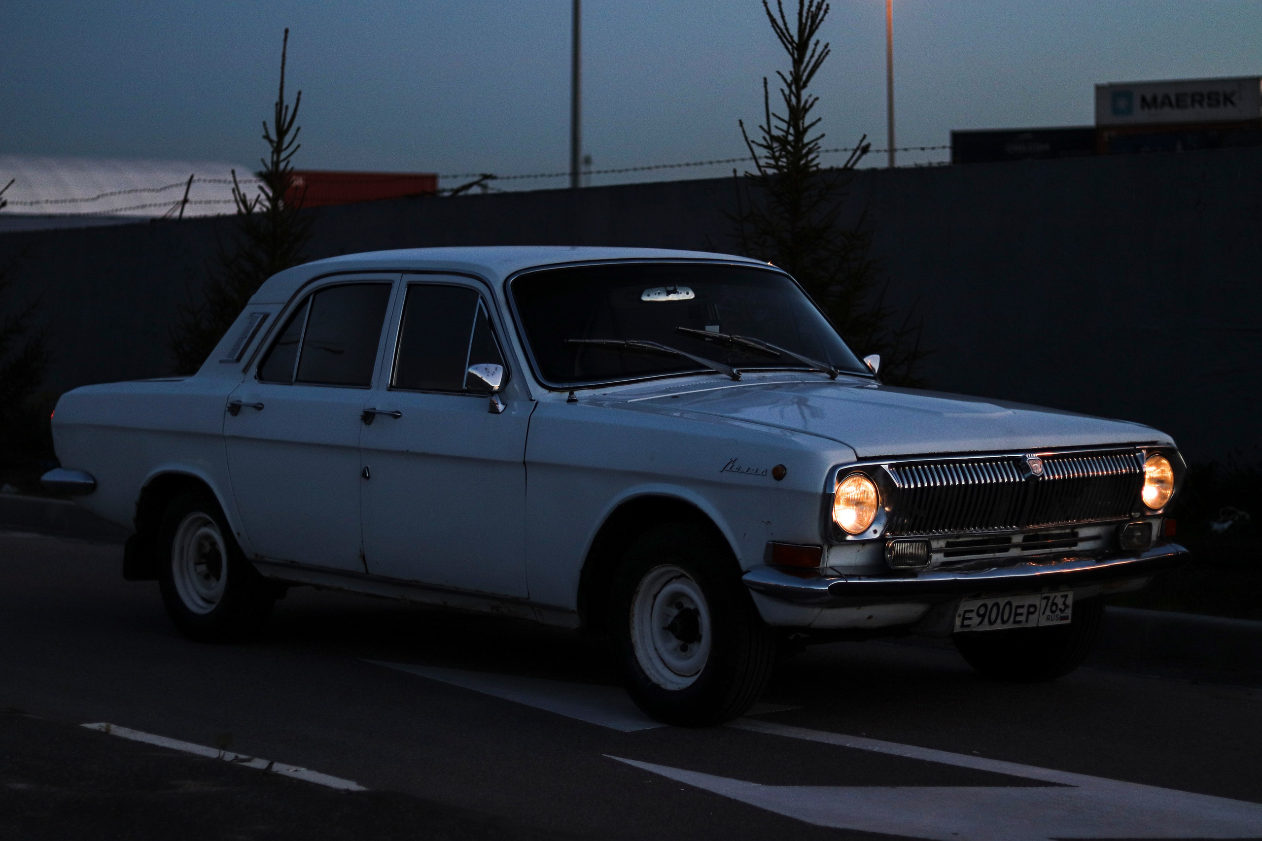 Ford Focus и Волга у ТРК Лето. Ивентный фотограф в Санкт-Петербурге Олег Комков