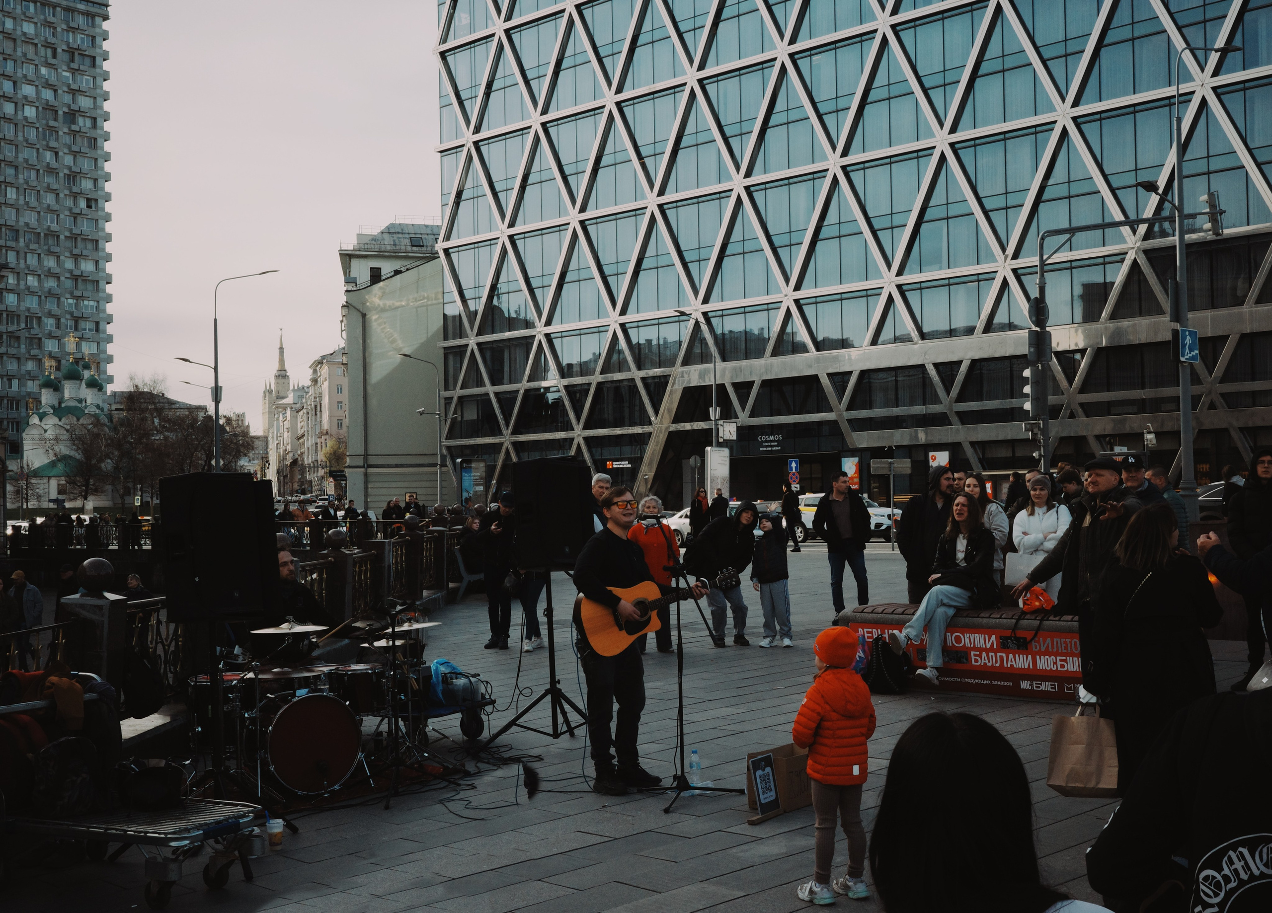 #47: Арбат / апрель 2026. Проект «Фотокладовка»: блог уличной фотографии в формате street photo