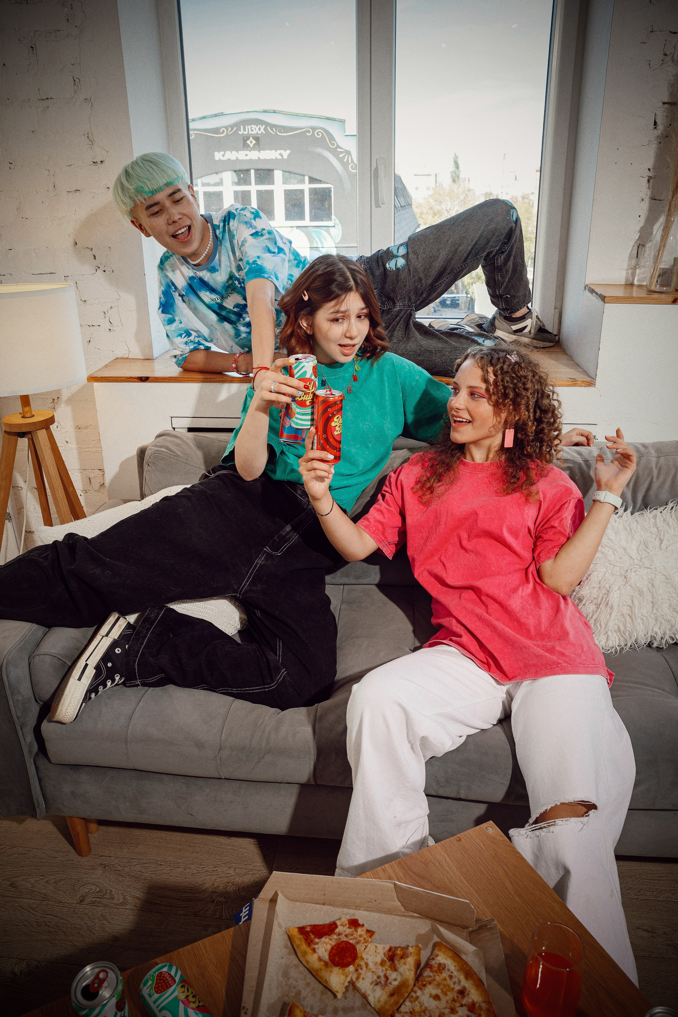 Продуктовая съемка Красногорск, фотосъёмка товара, съемка на маркетплейсы, контент для соцсетей, рекламная съемка напитков, фудфотограф Москва и СЗАО, Митино, Истра, Нахабино, сет дизайн, rich контент, съемка продукта с моделью молодежью, продуктовая съемка в стилистике тусовки, вспышка в лоб