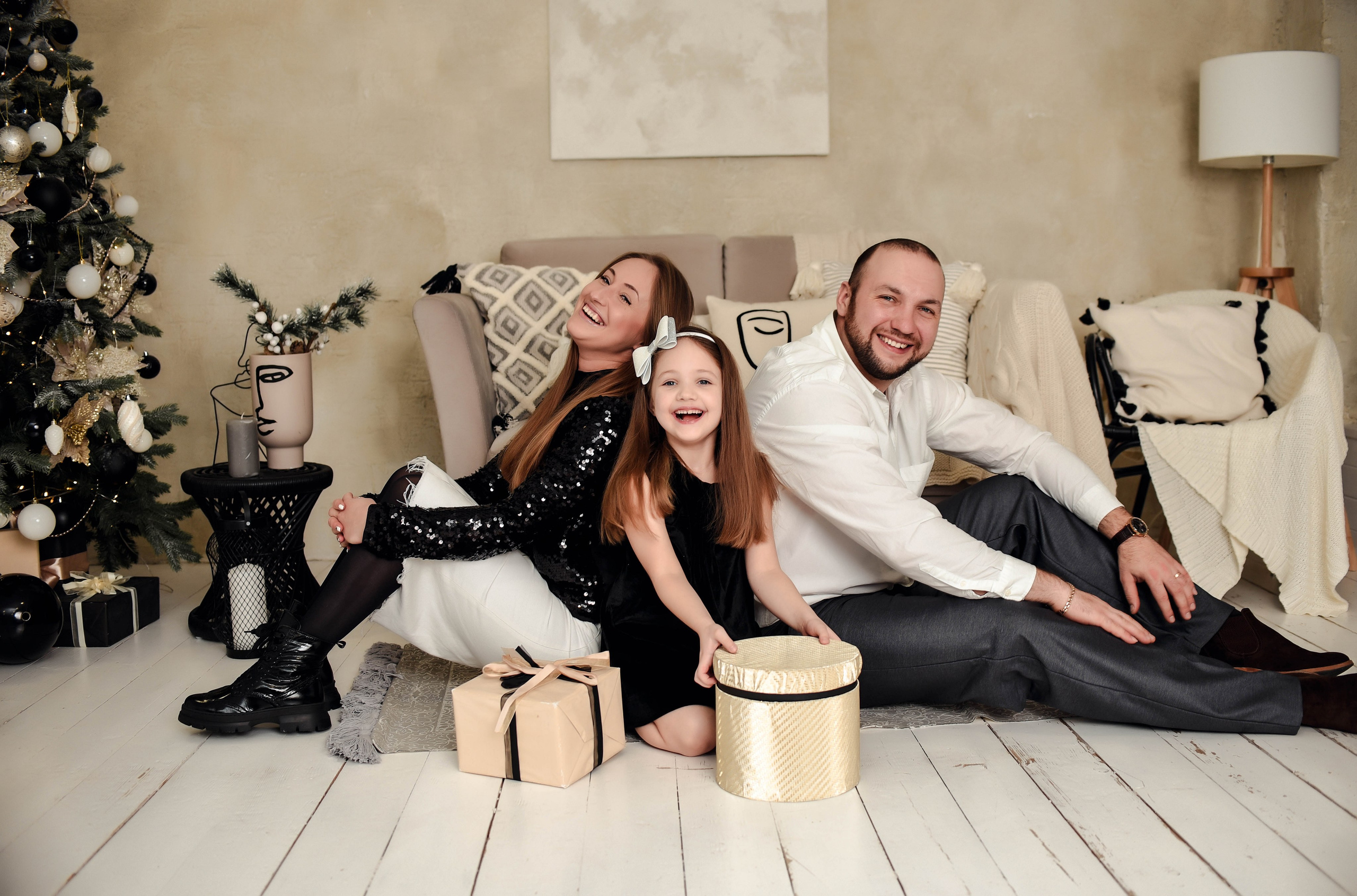 Новогодняя семейная. Свадебный, семейный, детский, контент фотограф в Омске Максим Ильин