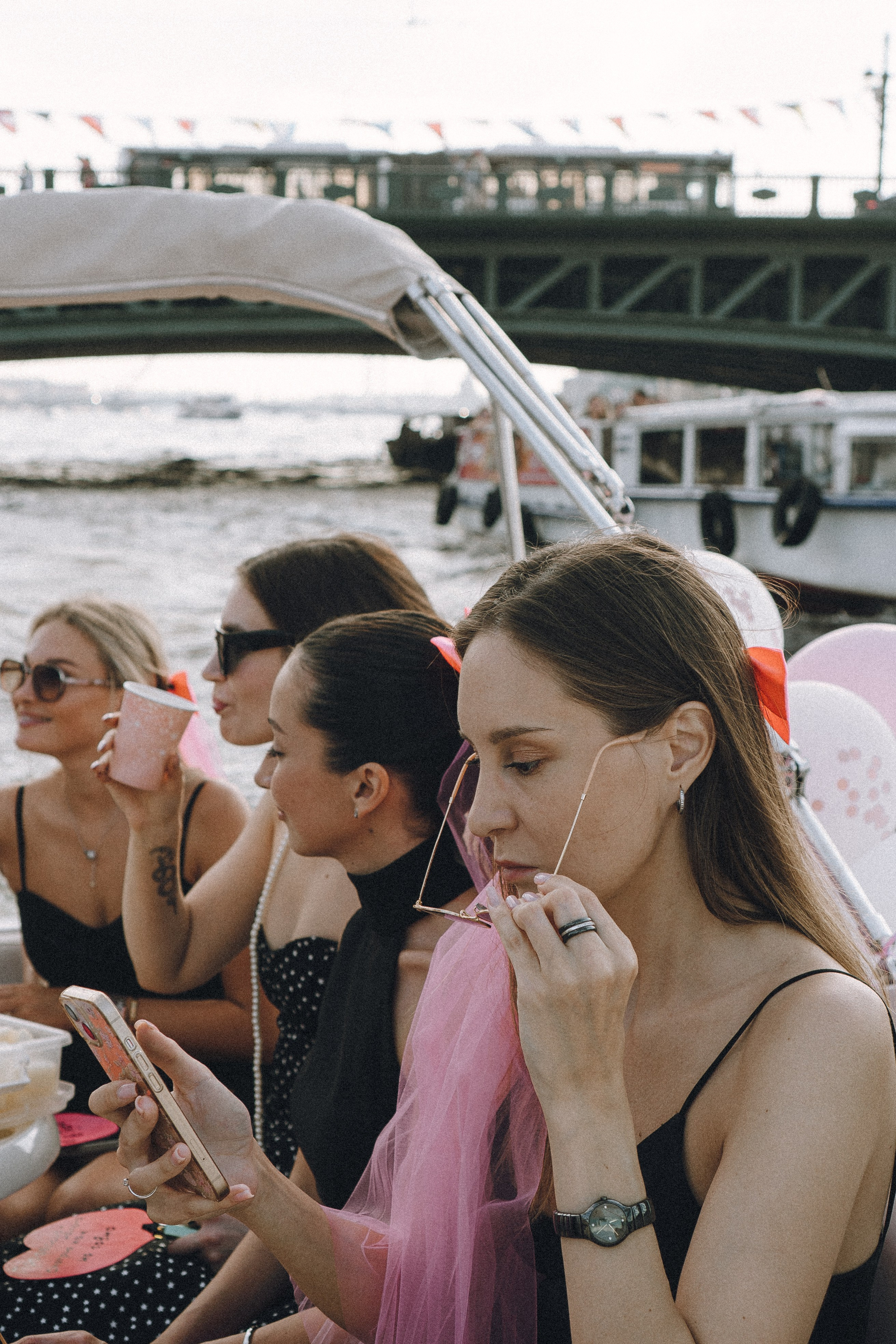 ДЕВИЧНИК НА КАТЕРЕ. Профессиональный фотограф, Санкт-Петербург — Виктория Богомолова