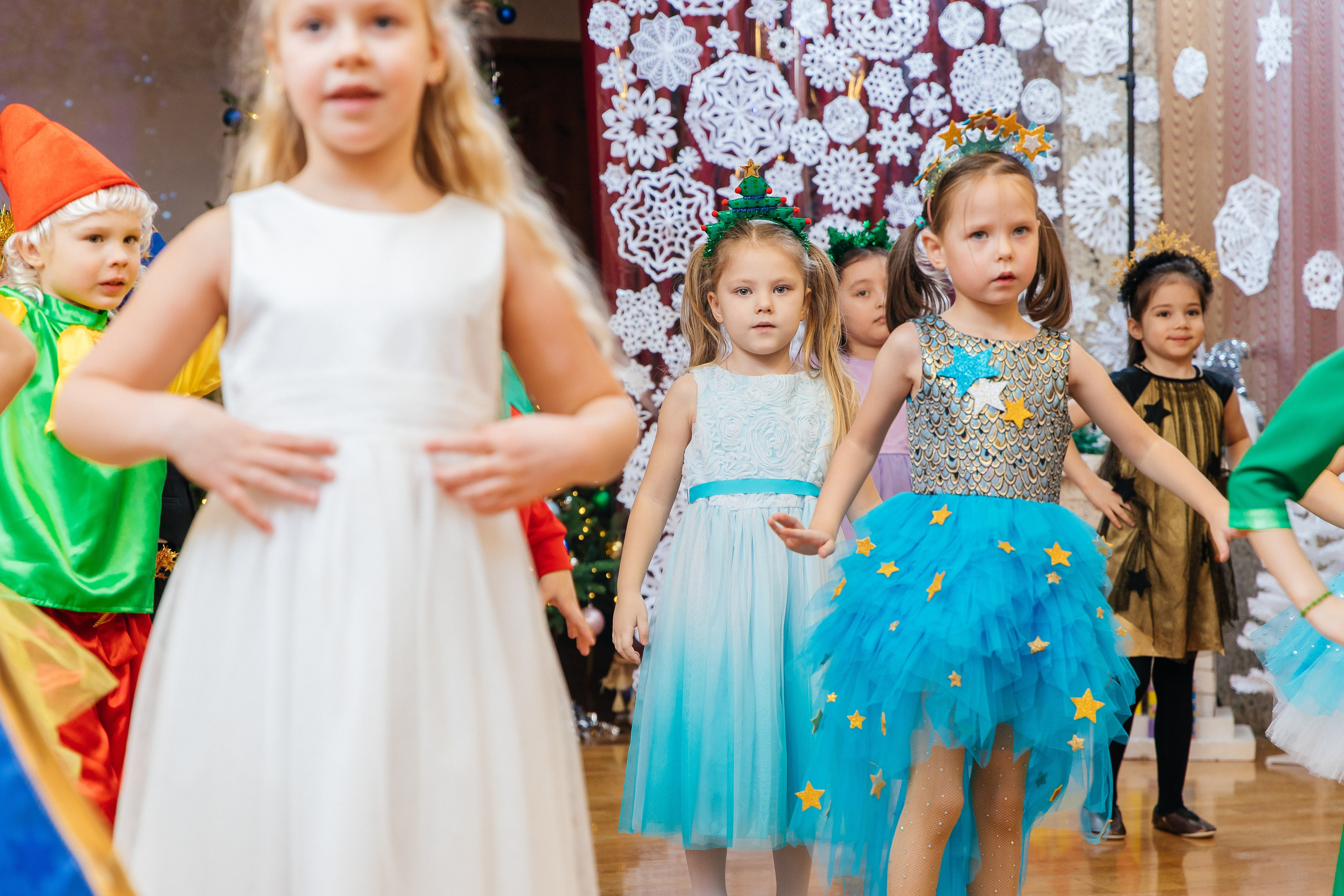 Детский сад № 93 — Утренник (27.12.2024). Свадебный и семейный фотограф Крамар Наталья