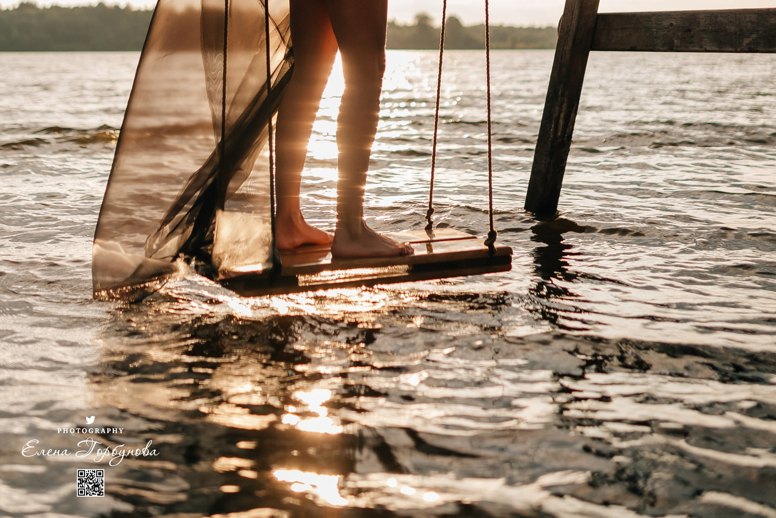 Черная серия с тканью. Набережная. Александра и Таисия. Июль 2025 г. Фотограф Пермь. Свадьбы. Семья и дети, школа, д. сад. Фотокниги
