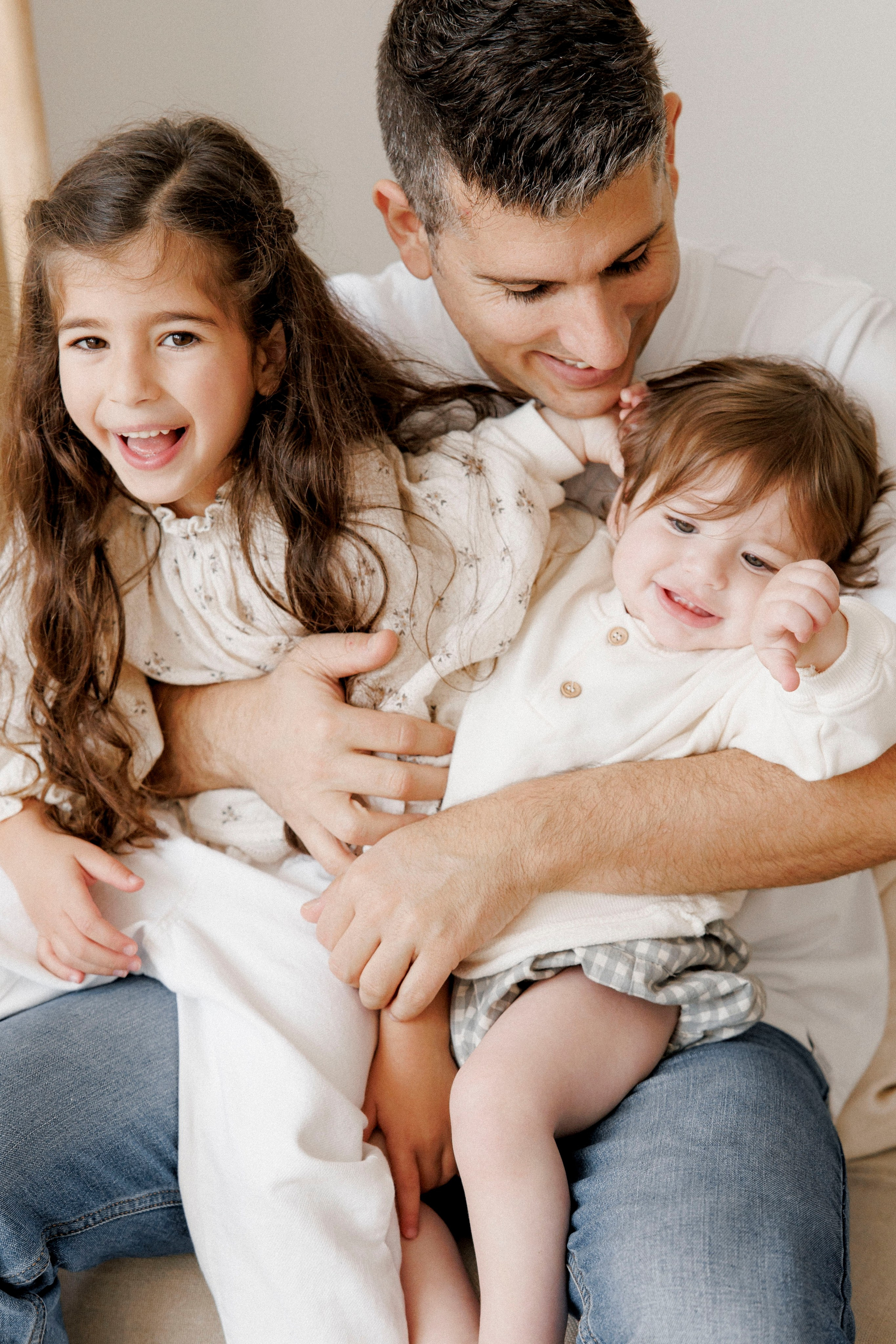 One year inside the White studio. Wedding and family photographer