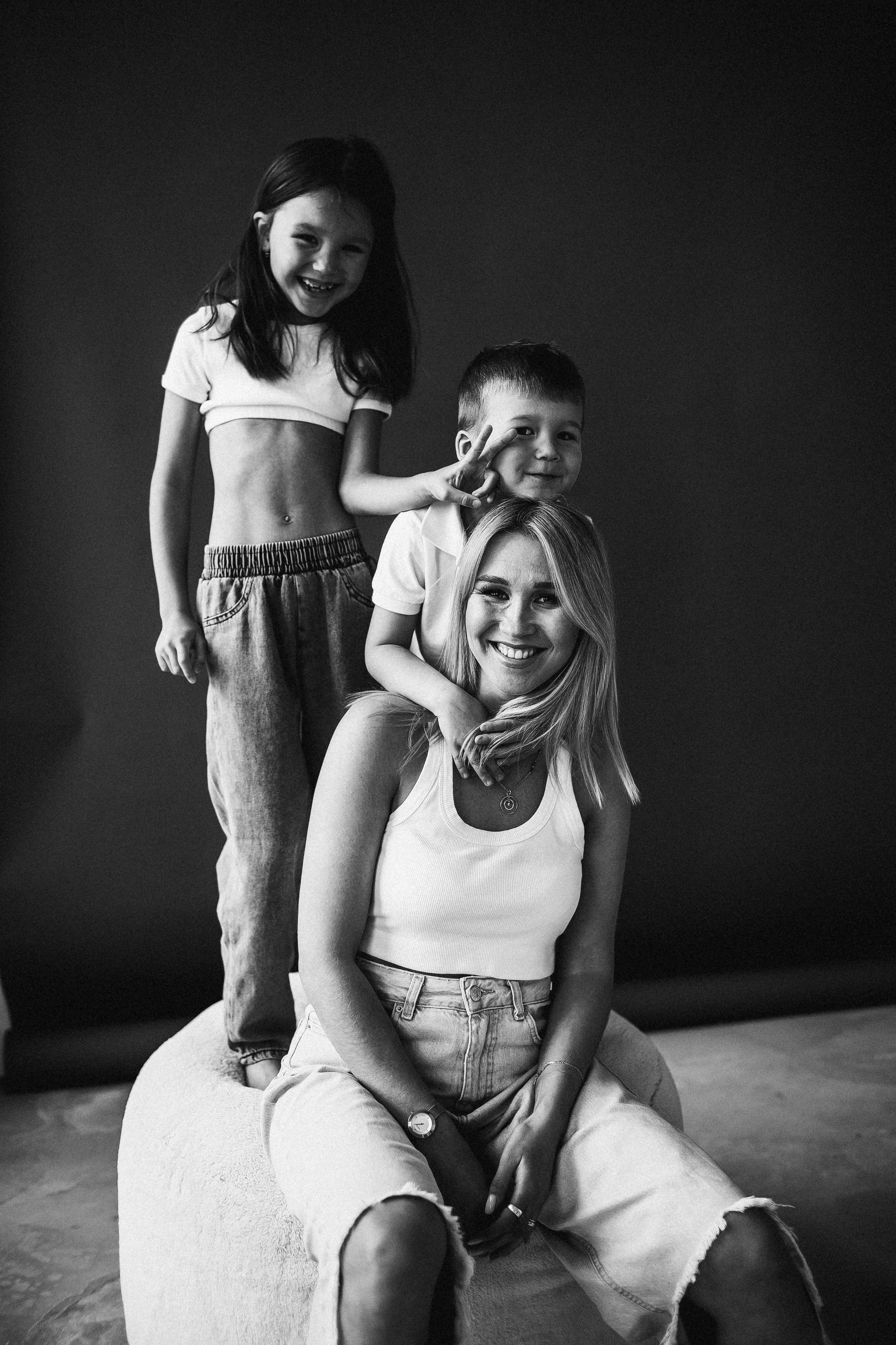 Женя с детками. Семейная съемка — это красивый способ признаться своей семье в любви