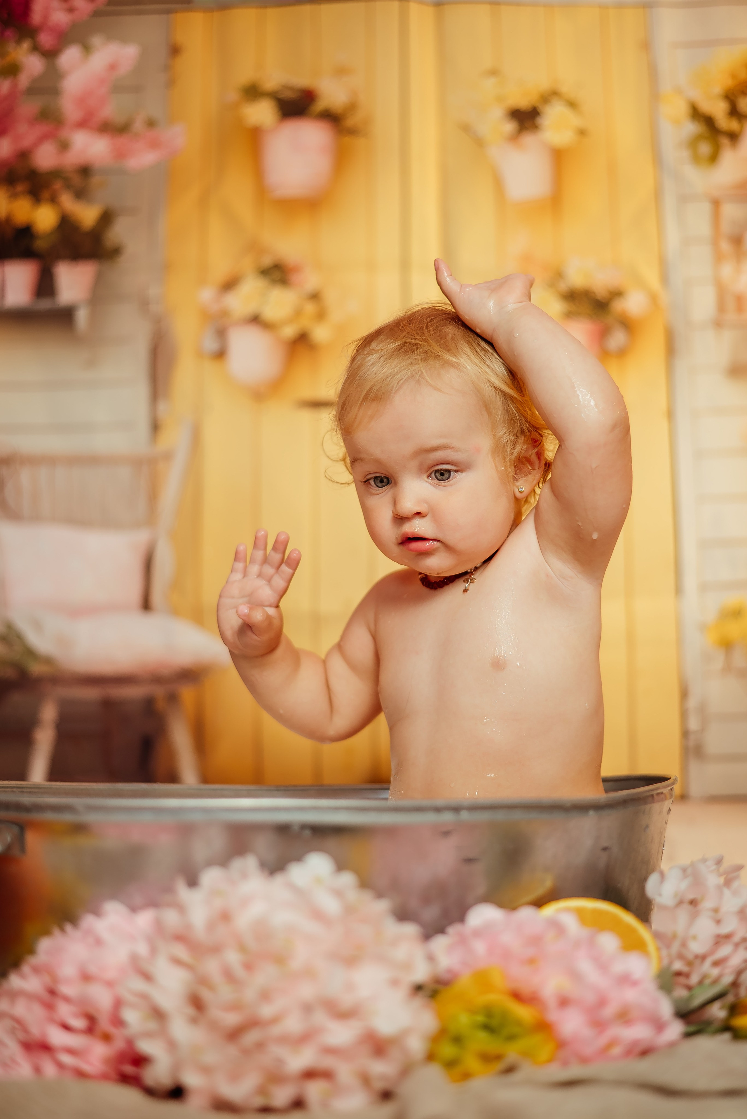 Варюша и апельсин. Свадебный и портретный фотограф lifestyle