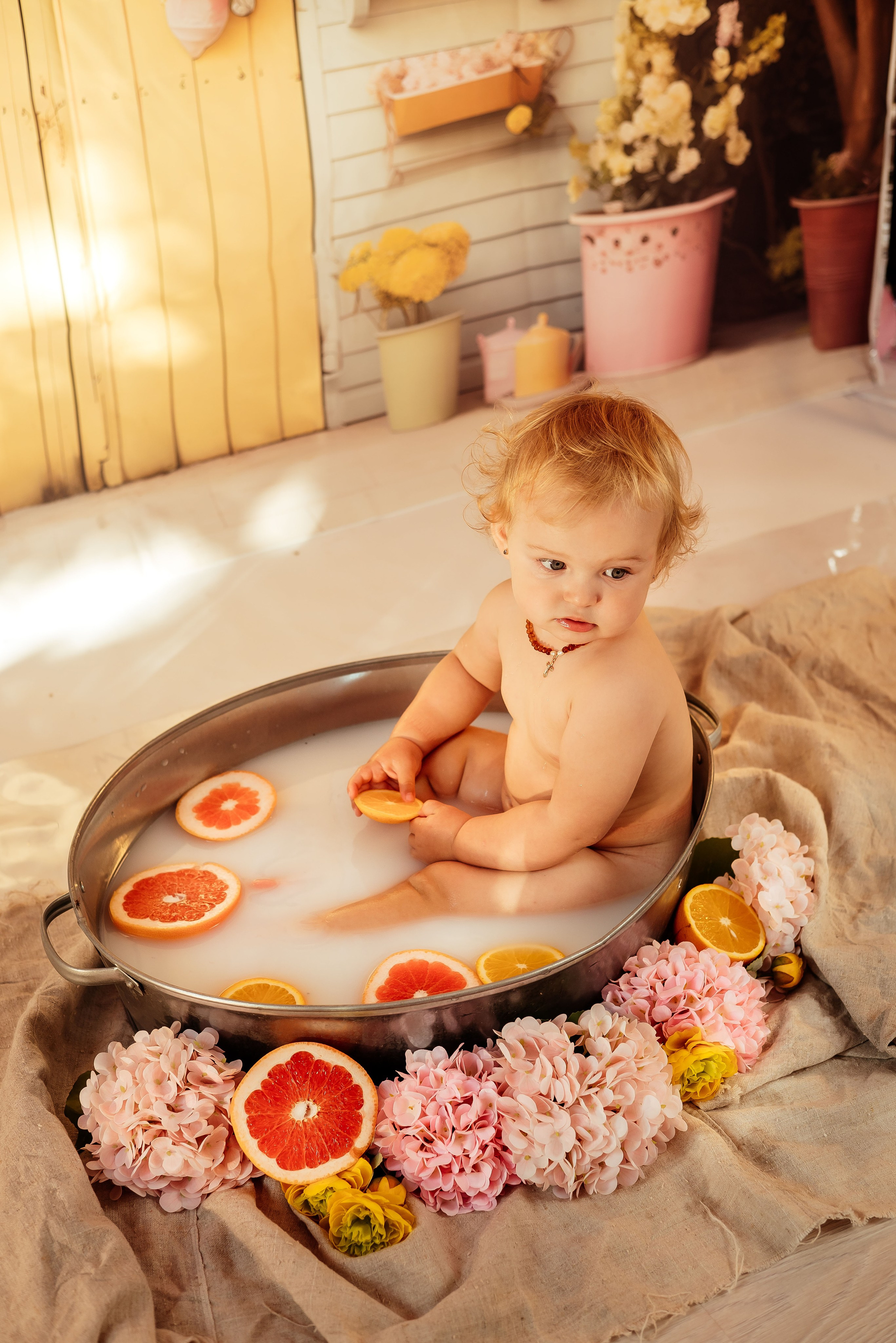 Варюша и апельсин. Свадебный и портретный фотограф lifestyle
