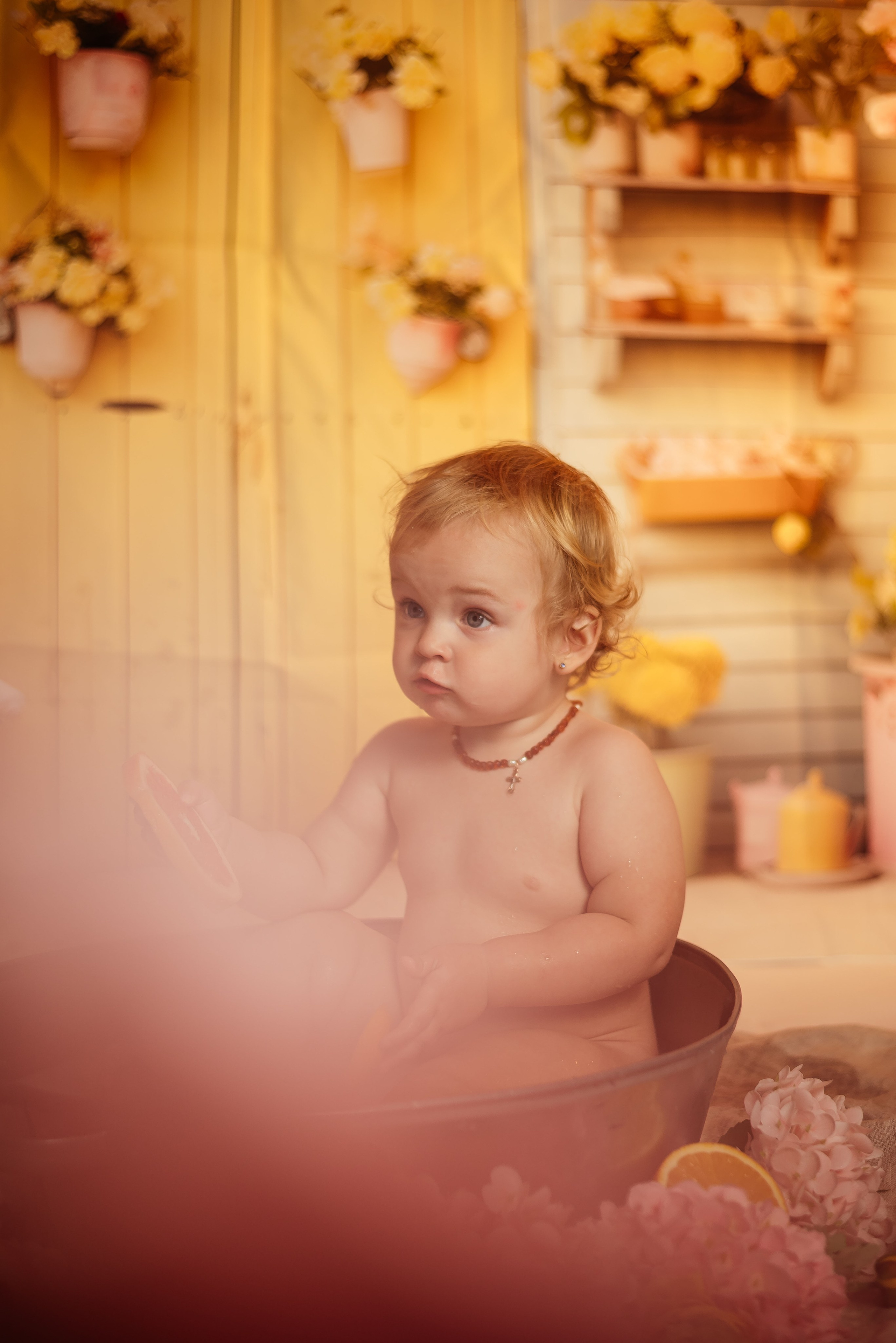 Варюша и апельсин. Свадебный и портретный фотограф lifestyle