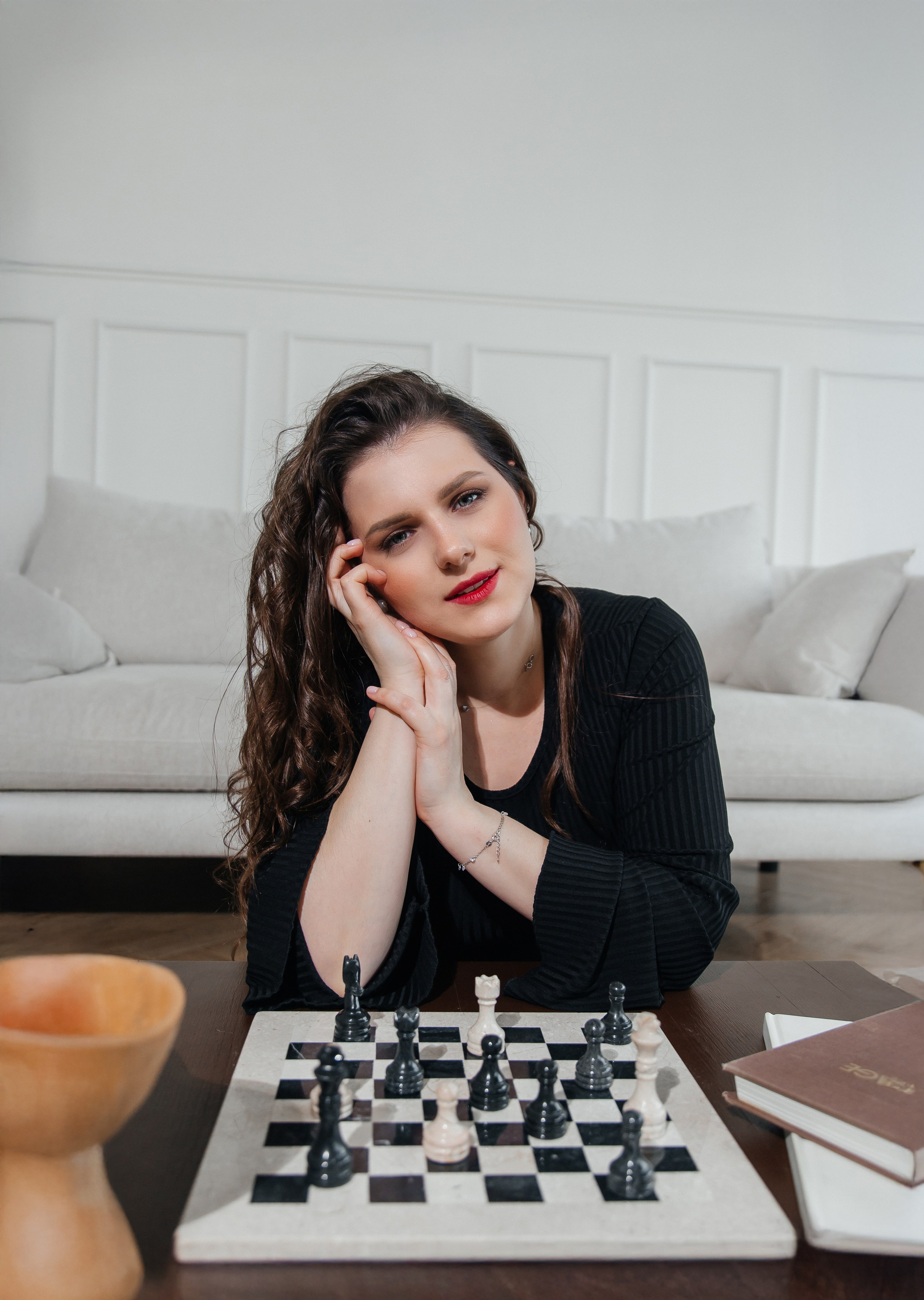 Интерьер фотостудии в Москве с естественным светом для съёмки Reels и видео на телефон, 13point, rina_sphoto, Катерина Сысуева, Екатерина Сысуева, Рина Сысуева