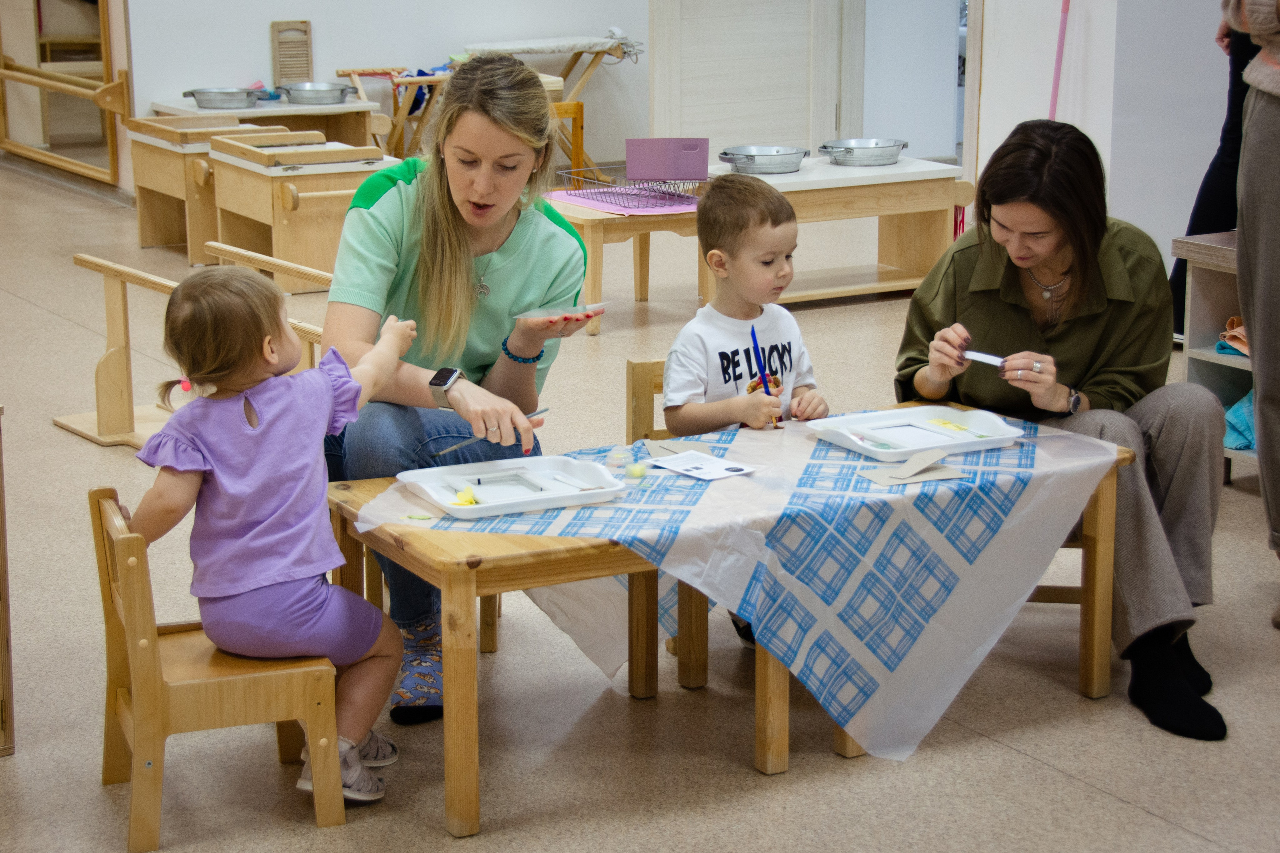 День матери. Дальневосточный Монтессори Центр. Семейный и репортажный фотограф в Хабаровске Татьяна Болычева
