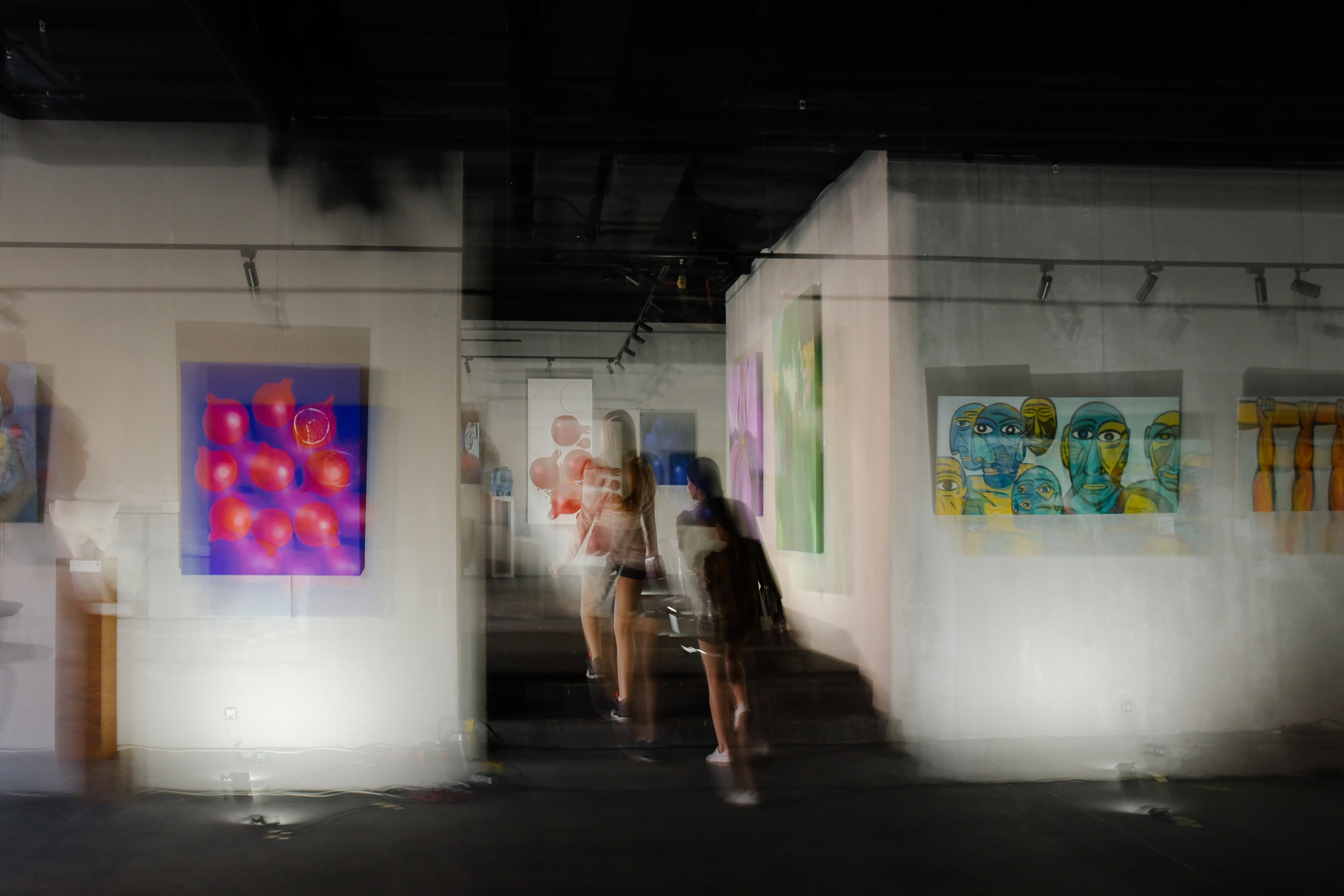 Александр Дильбази Игра взглядов в гранатовом саду. Фотограф Лола Волна, город Москва