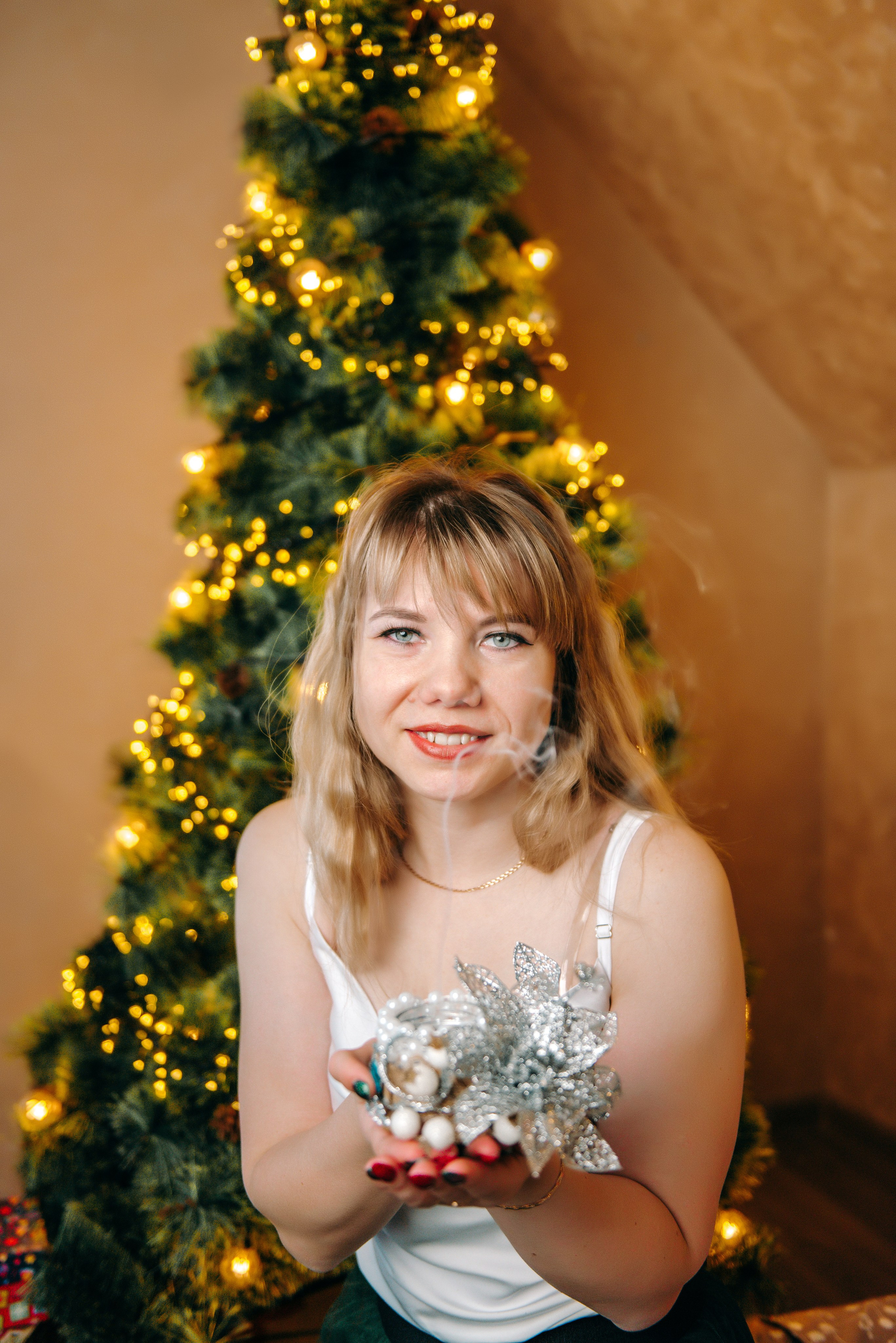 Самые невероятные девушки приходят ко мне 💚 Приходи и ты! ✨. Всем привет, меня зовут Олеся, и я ФОТОГРАФ / РЕТУШЁР в г. КЕМЬ