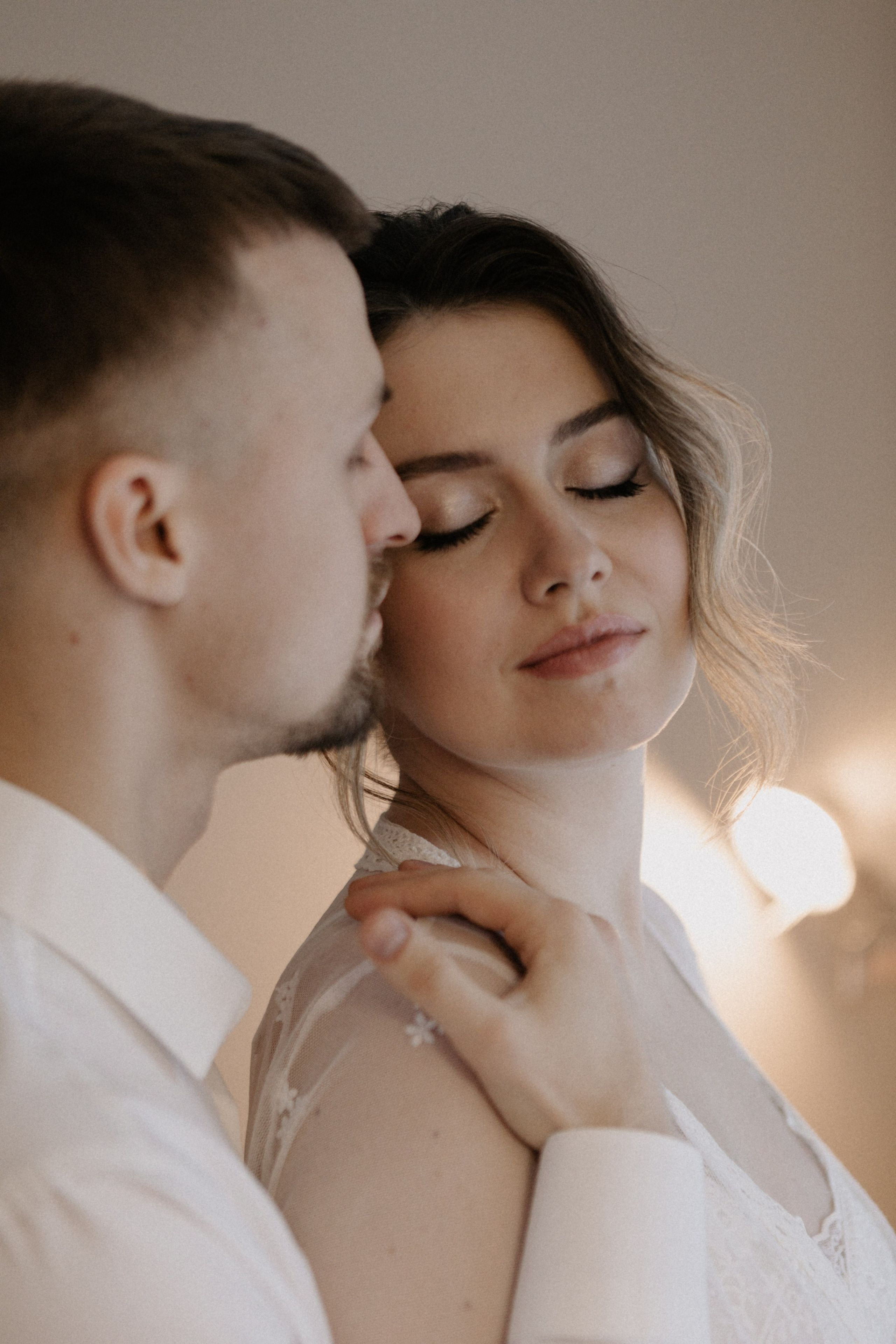 Ксюша и Илья. Утро в отеле роспись в Birds. Свадебный и портретный фотограф в Москве Анастасия Масюк