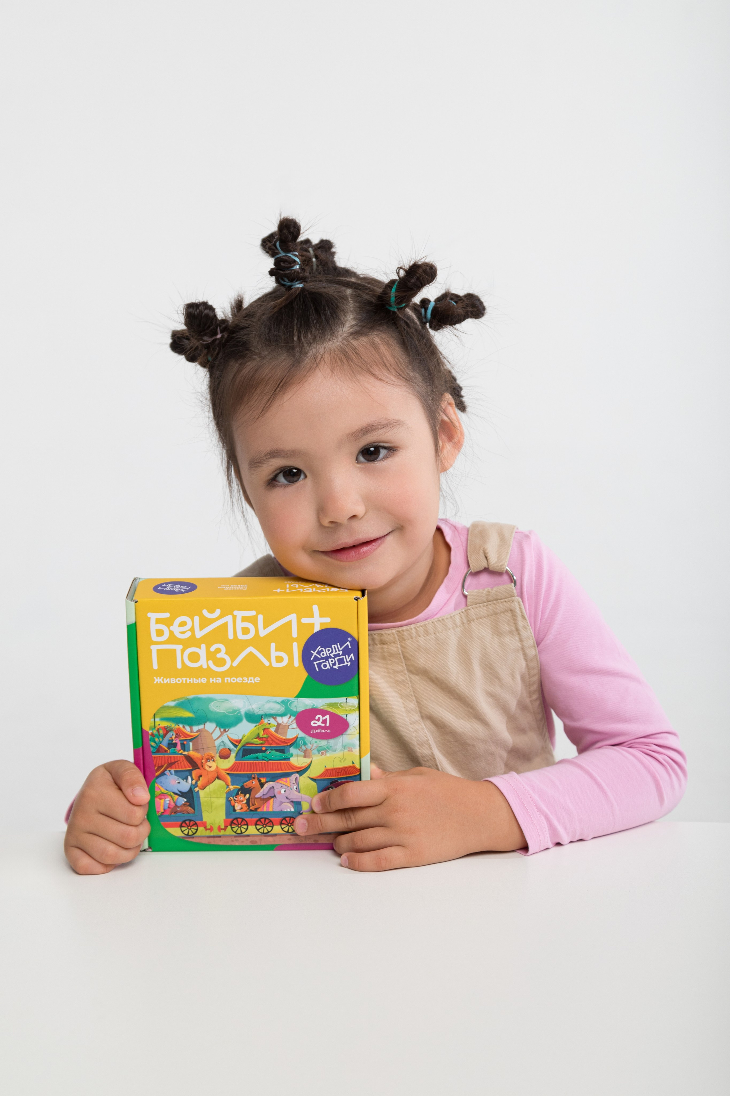 Каталожная съемка в циклораме для бренда детских товаров. Детский и контент фотограф Надя Волкова Санкт-Петербург