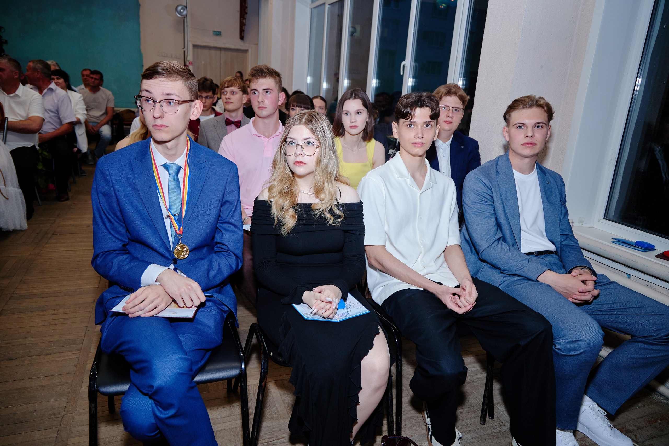 Выпускной 35 Сош. Фотограф Выпускные альбомы Таганрог Сергей Коробченко