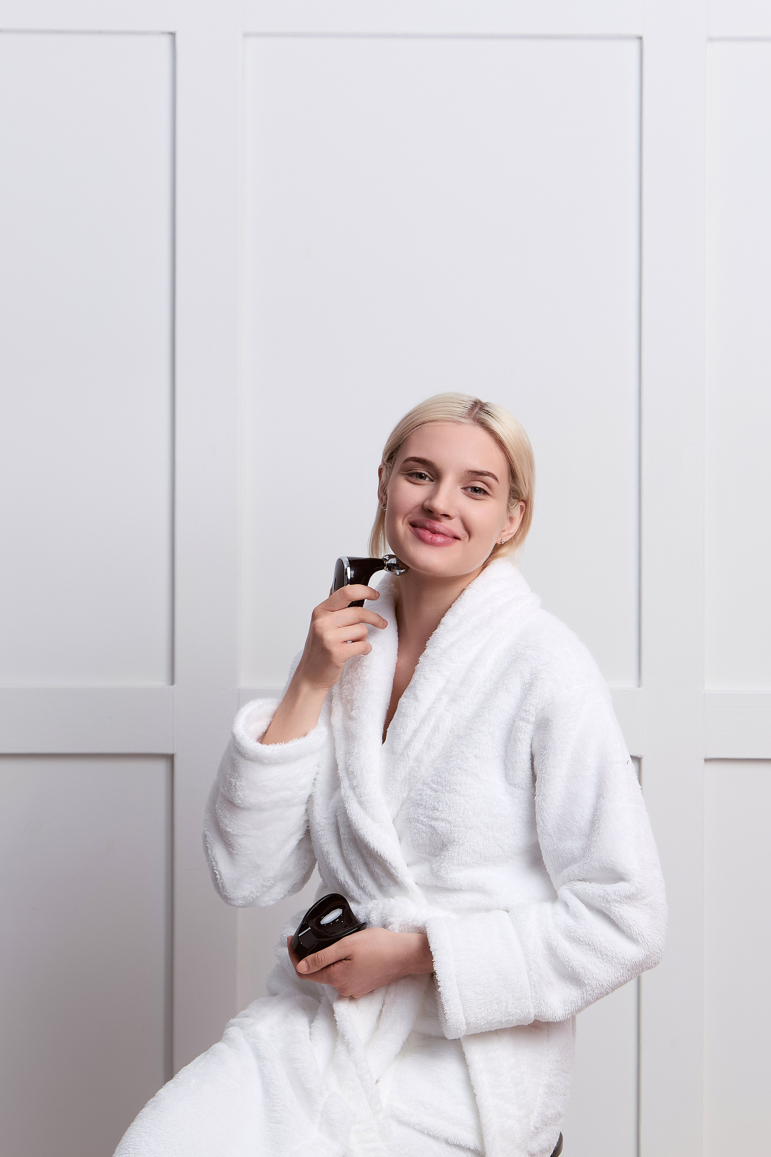 Съемка массажера для лица. Фотограф Руслан Потапов в Краснодаре