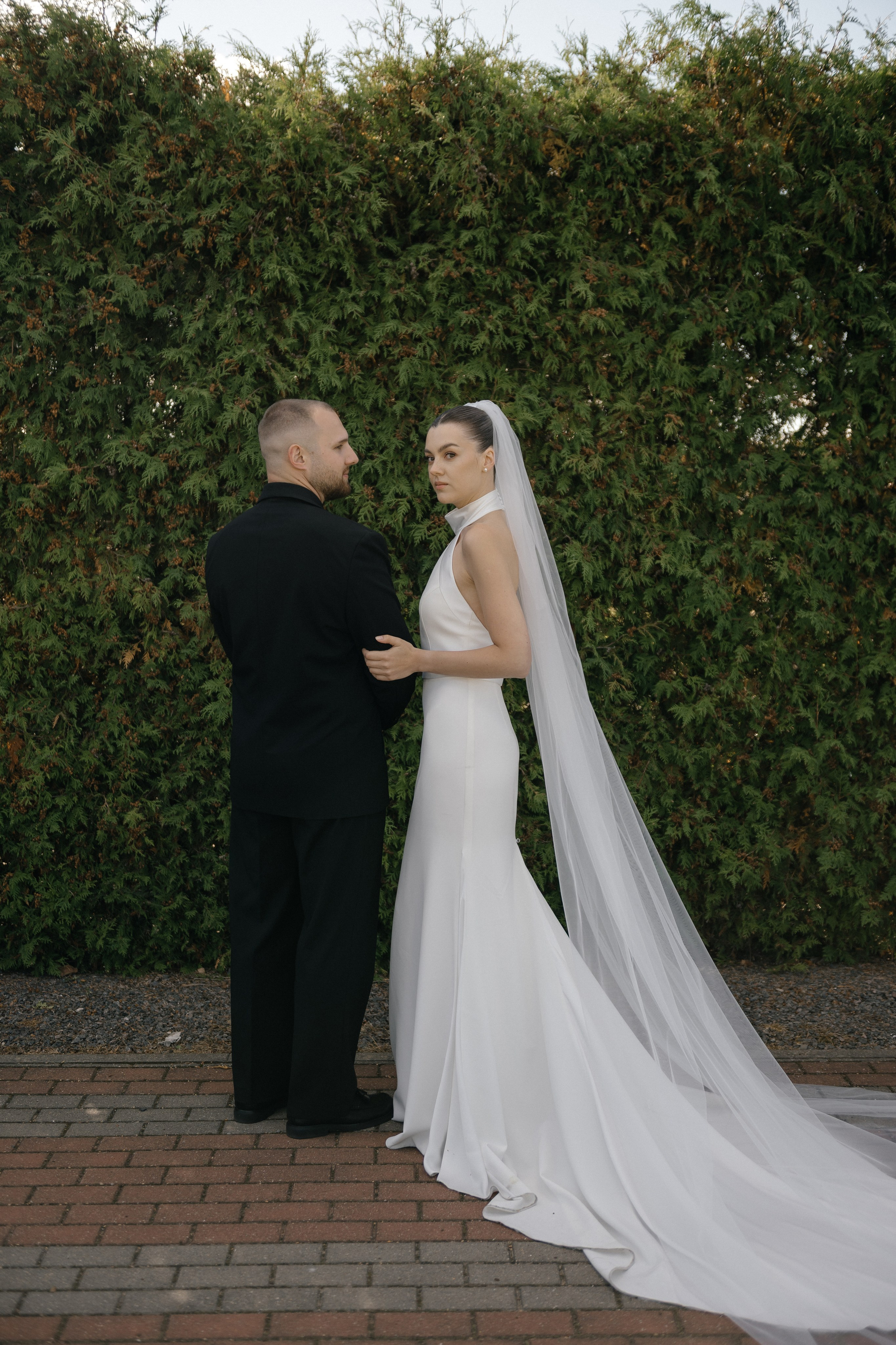 Wedding day in VERSAL PARK. Wedding PHOTOGRAPHER Andrew Vnukov