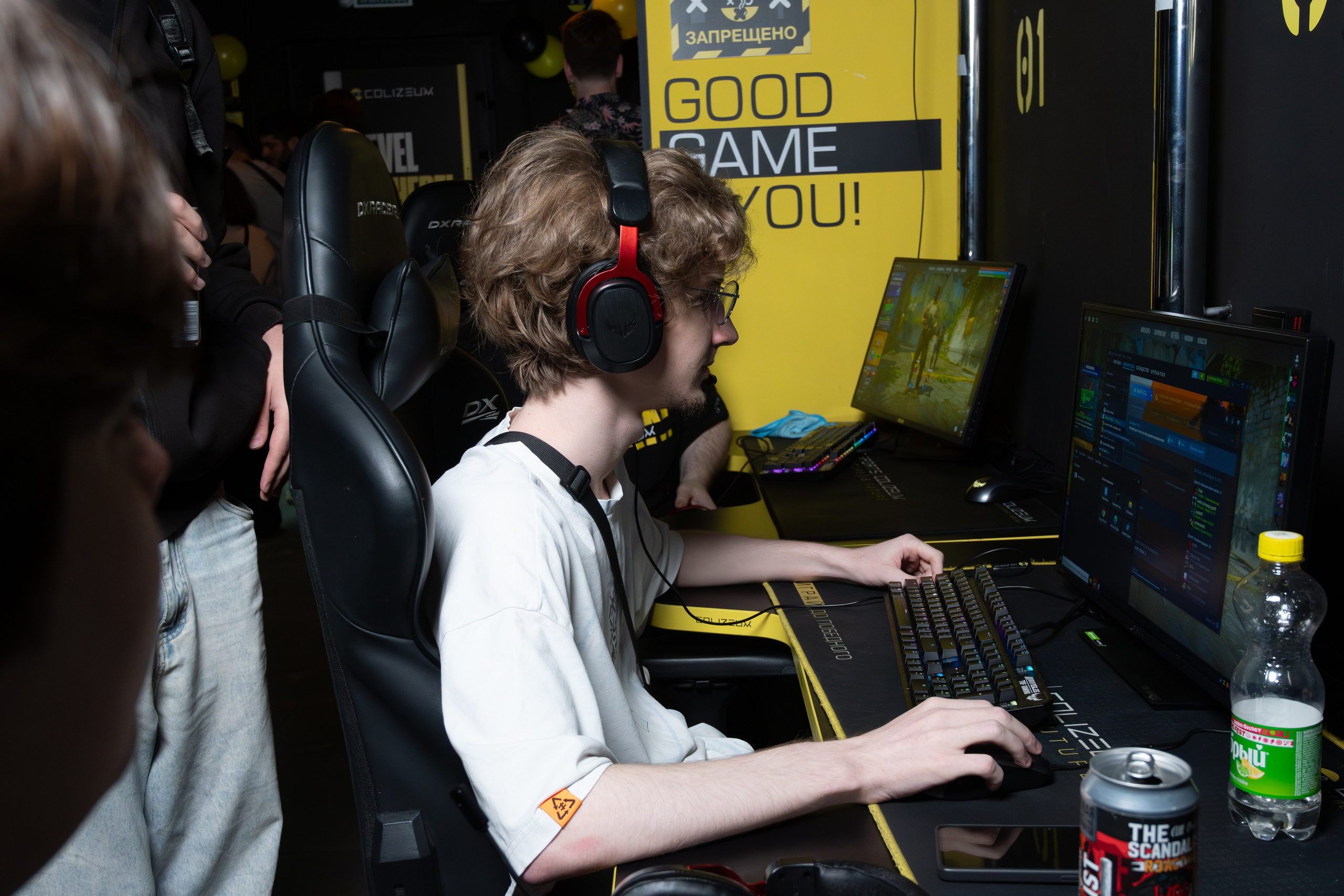 Репортаж в киберспортивном клубе Kolizeum. Фотограф мероприятий в Москве