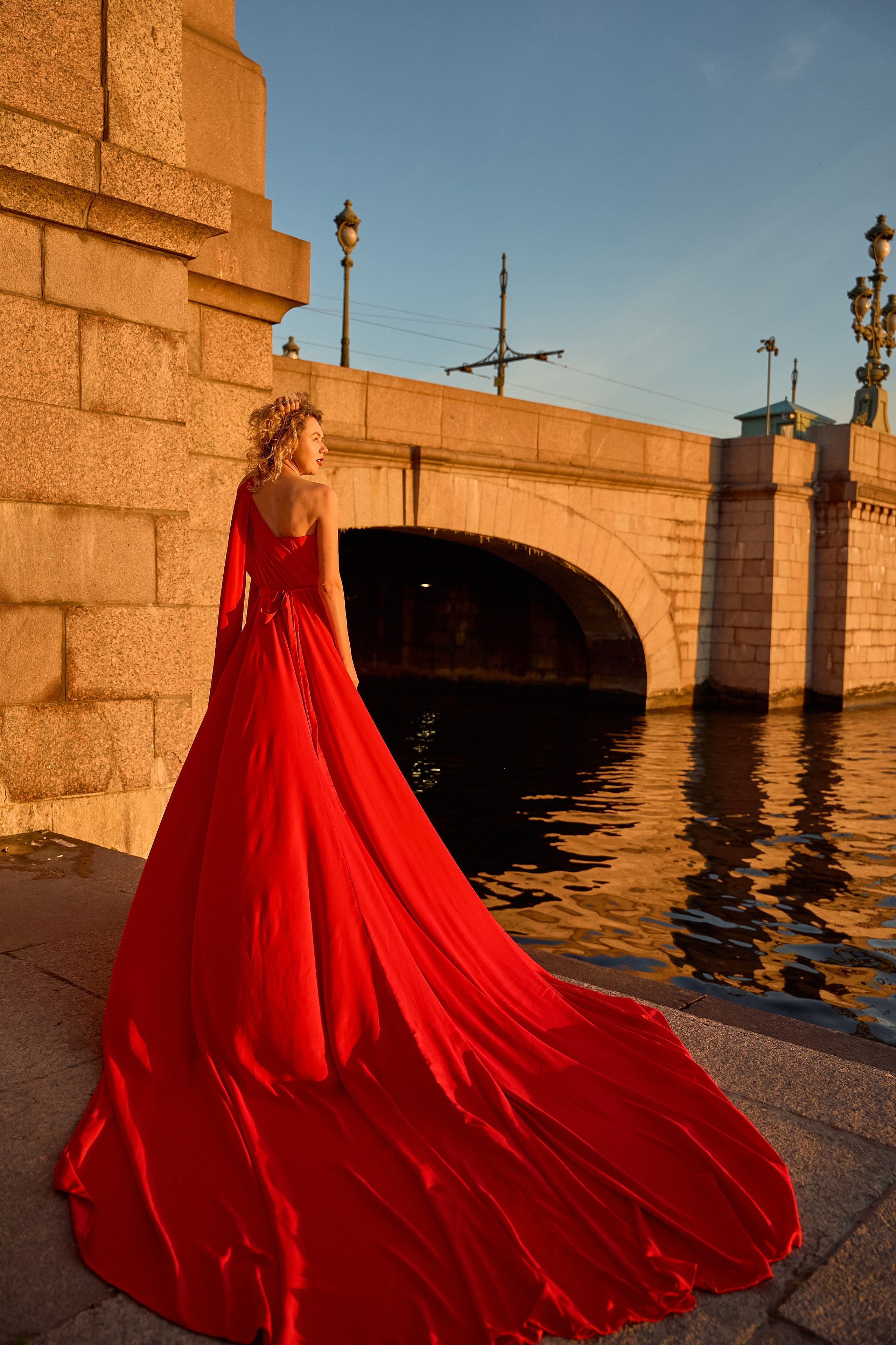 Antonina. Рассвет у Троицкого моста✨. Фотограф Natalya Litvinova
