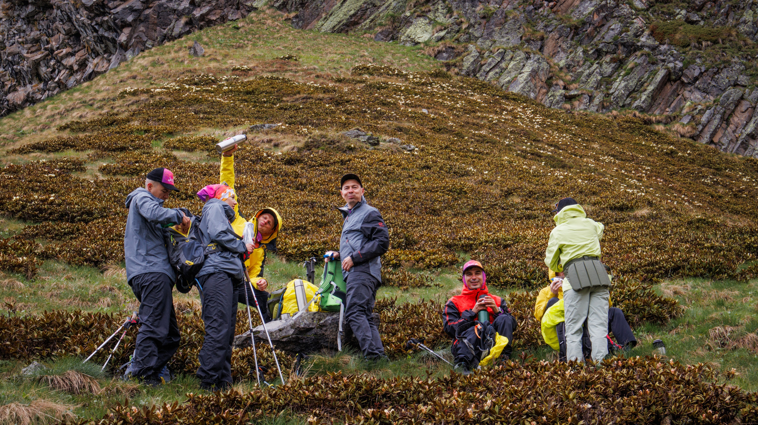 Трекинг / Терскольский водопад. Фотограф на трекинг и восхождение Эльбрус, Приэльбрусье. Елизавета Бобок