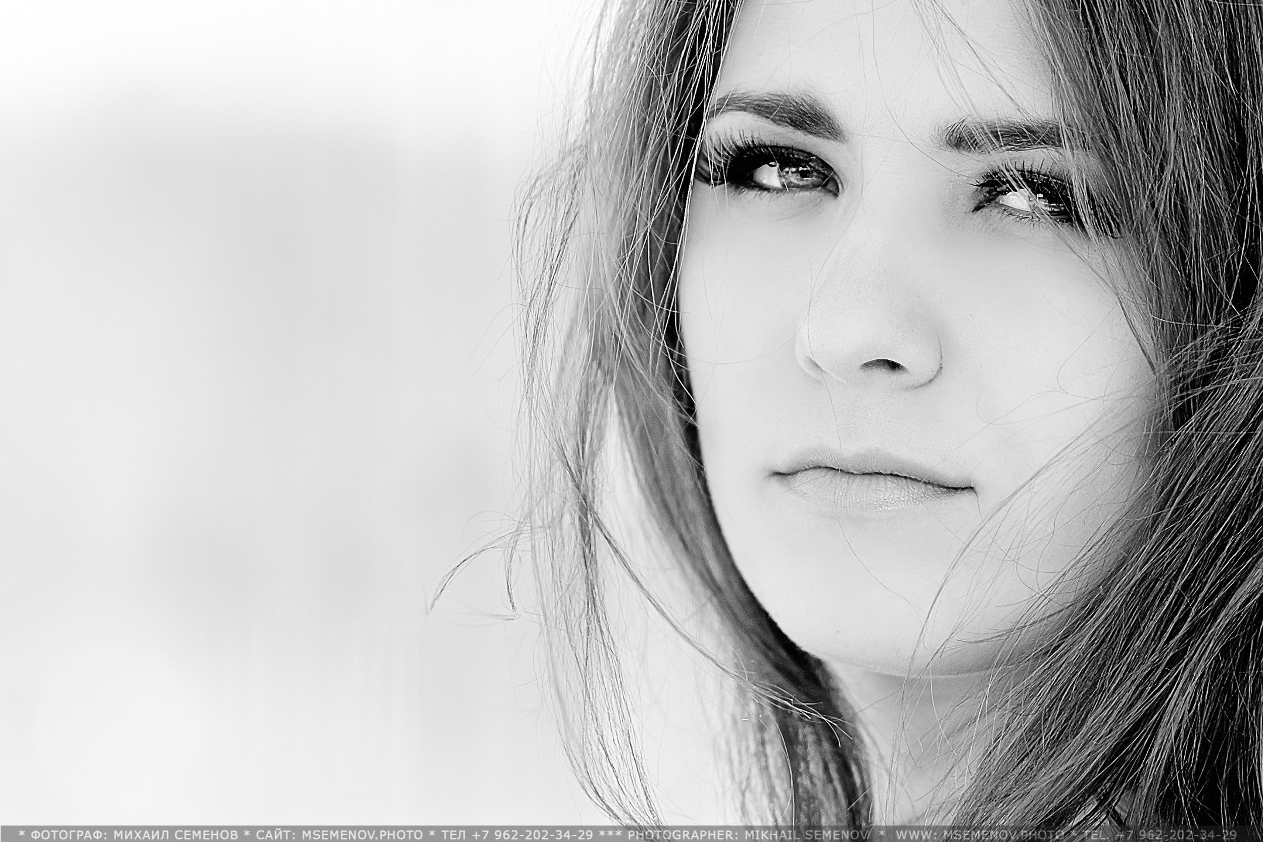 Portrait photo session. Photographer for business Mikhail Semenov. Aqua photo studio, photo school