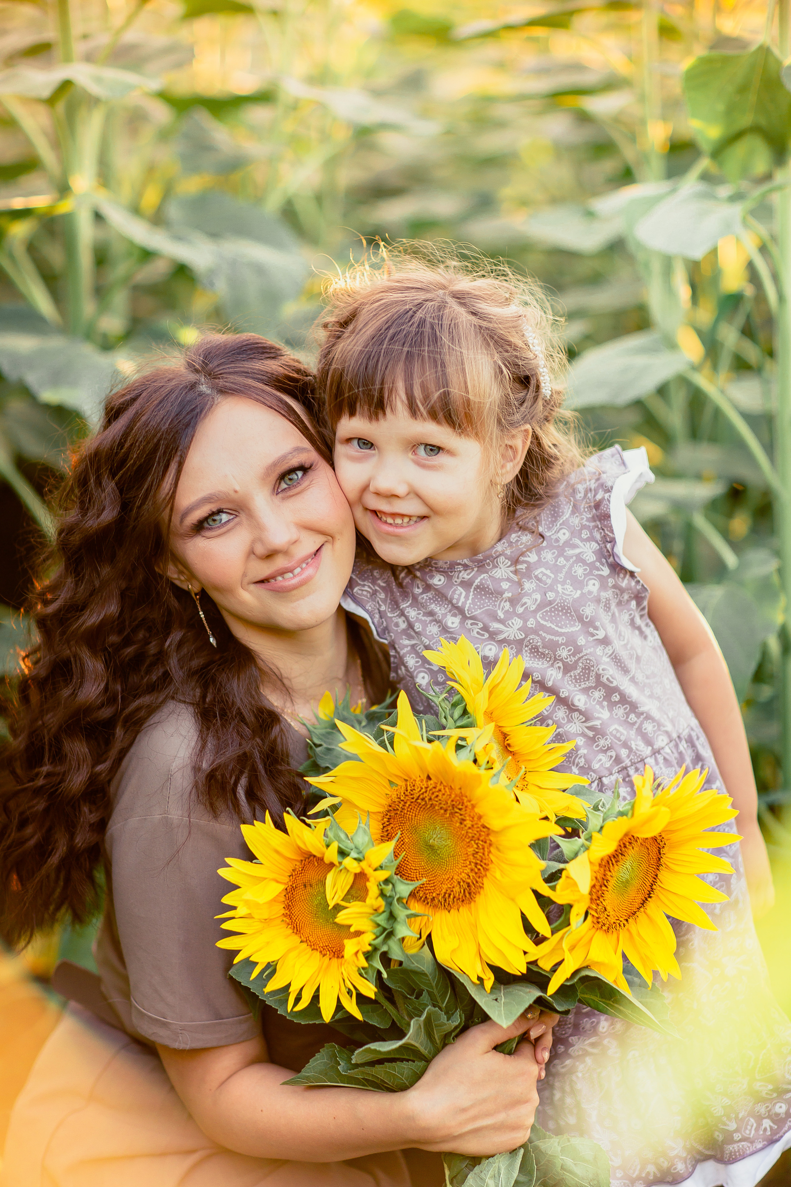 Семейная фотосессия в подсолнухах. Лето 2020. Семейный и детский фотограф в Пензе Анна Михайлова