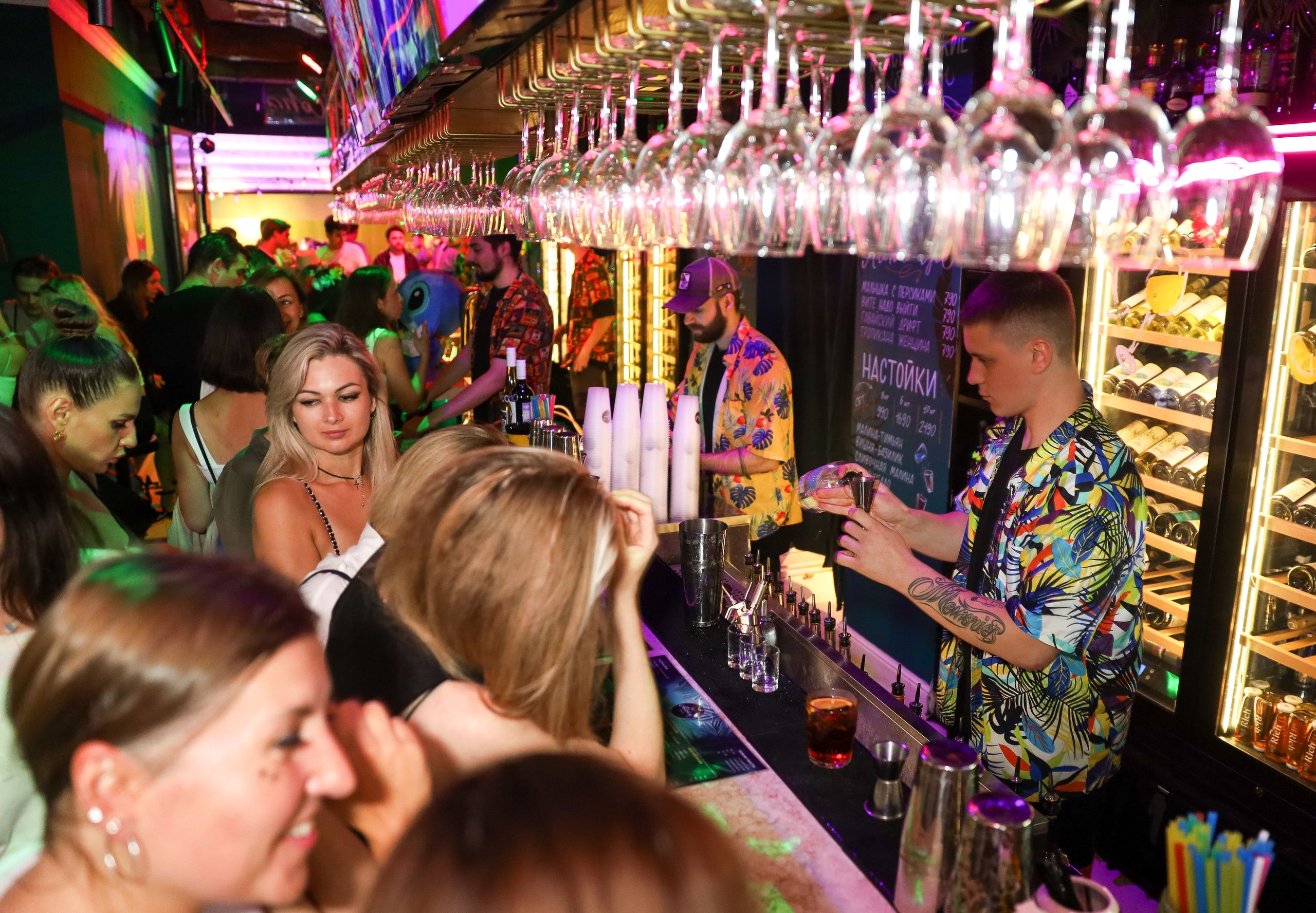 Вечеринки ALOHA BAR. Фотограф мероприятий Ирина Каширина