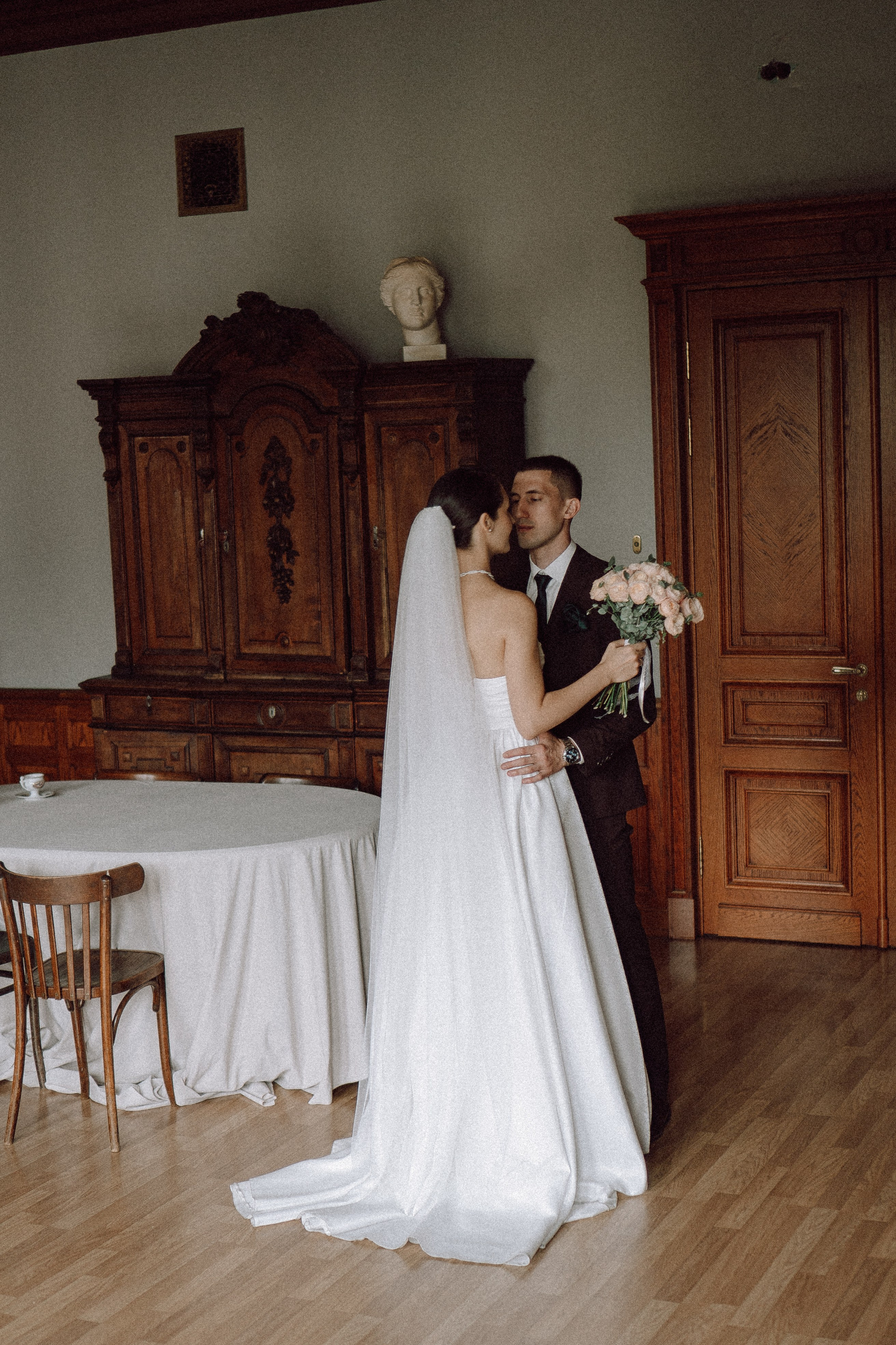 СВАДЕБНАЯ ПРОГУЛКА В САНТК-ПЕТЕРБУРГЕ (ИСАКИЕВСКИЙ СОБОР, ЗИМНЯЯ КАНАВКА, ЭРМИТАЖ И БОЛЬШАЯ МОРСКАЯ УЛИЦА). Профессиональный фотограф, Санкт-Петербург — Виктория Богомолова