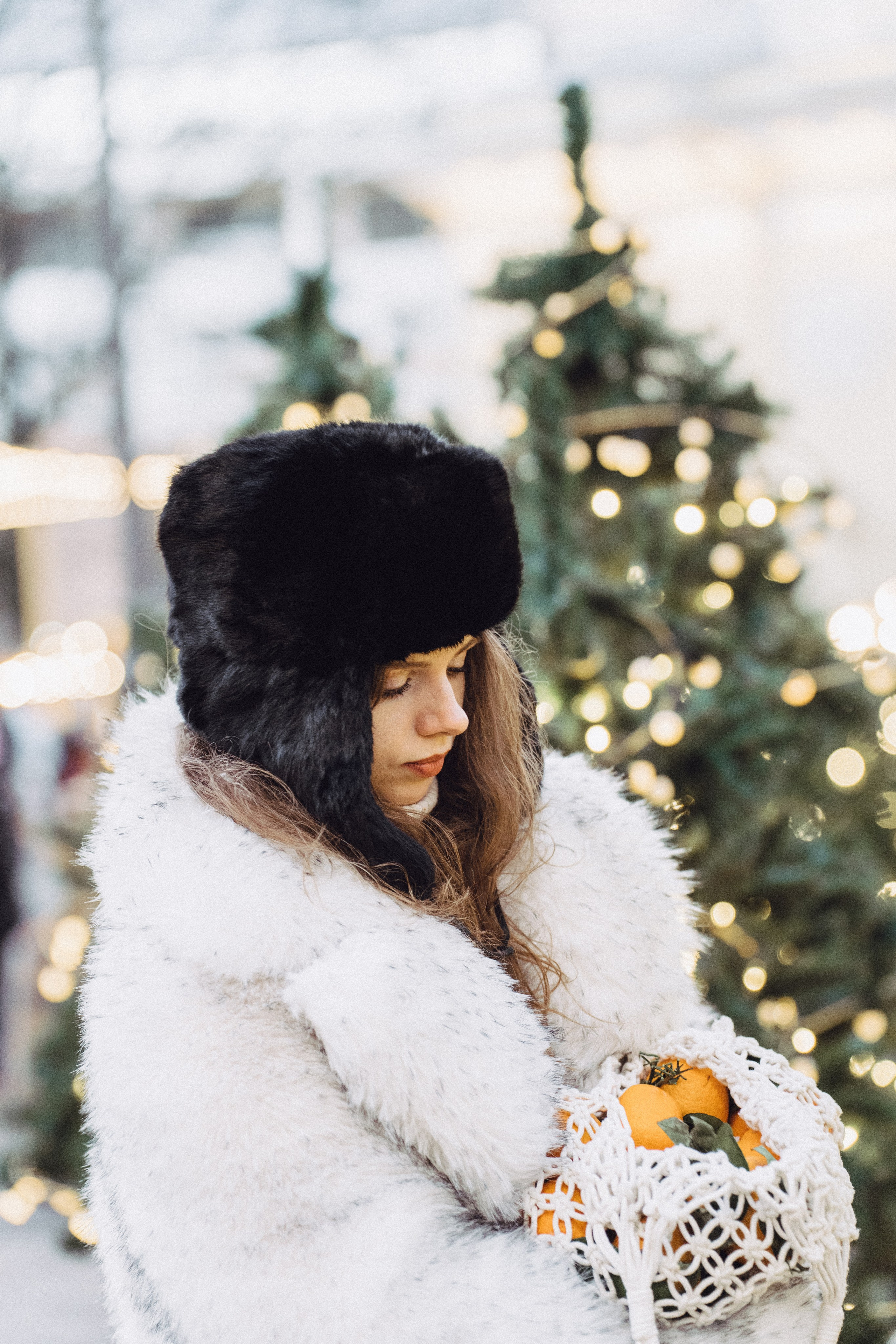 ПРОГУЛКА НА МАНЕЖНОЙ ПЛОЩАДИ ДЛЯ ДЕВУШКИ ПЕРЕД НОВЫМ ГОДОМ (НОВОГОДНЯЯ ФОТОСЕССИИЯ НА МАНЕЖНОЙ ПЛОЩАДИ). Профессиональный фотограф, Санкт-Петербург — Виктория Богомолова