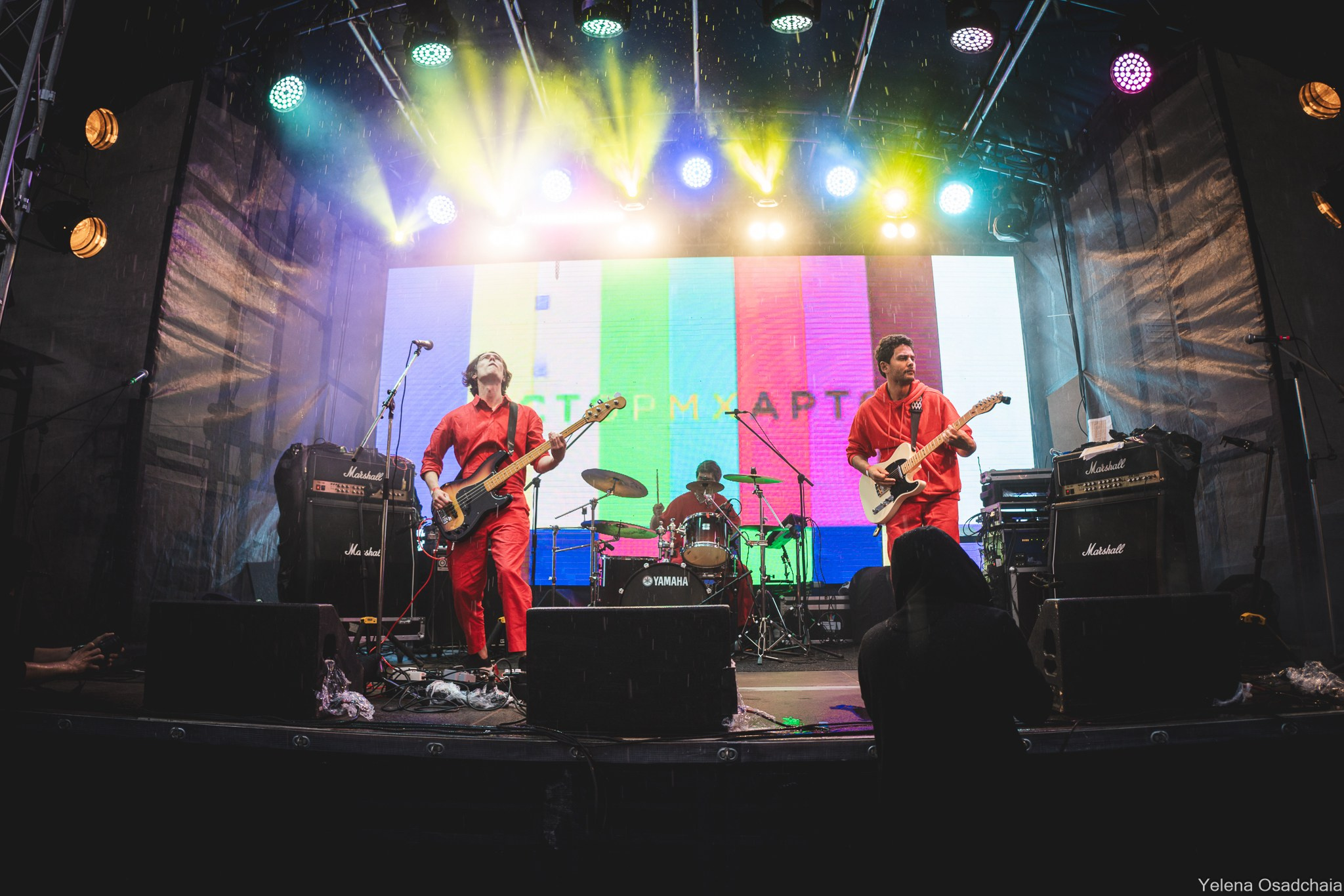 Живой 2025 — День 1. Елена Осадчая — фотографирую музыку на сцене и в жизни