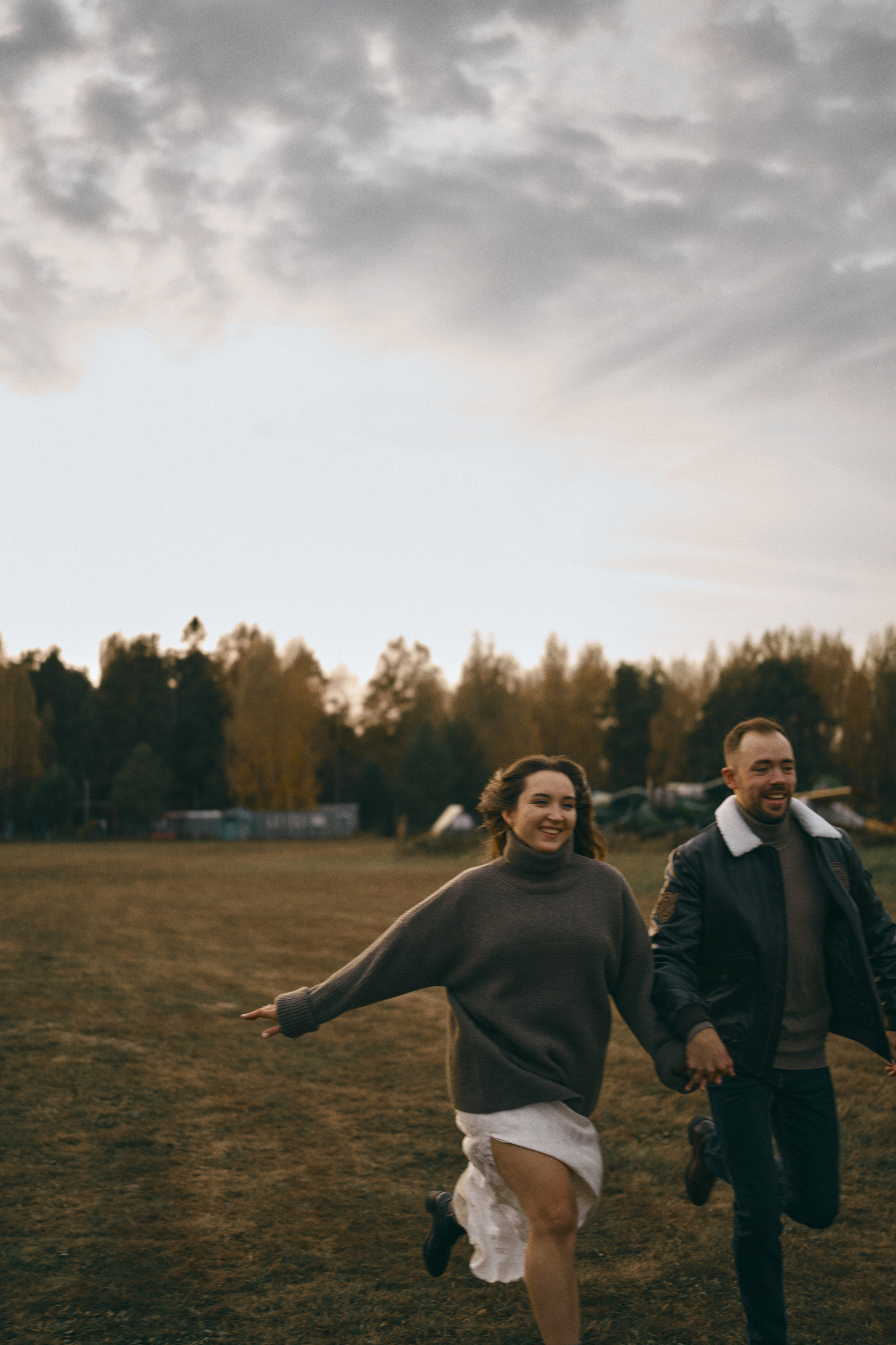Самолеты, аэродром и двое. Фотограф Киров Анжелика Некрасова