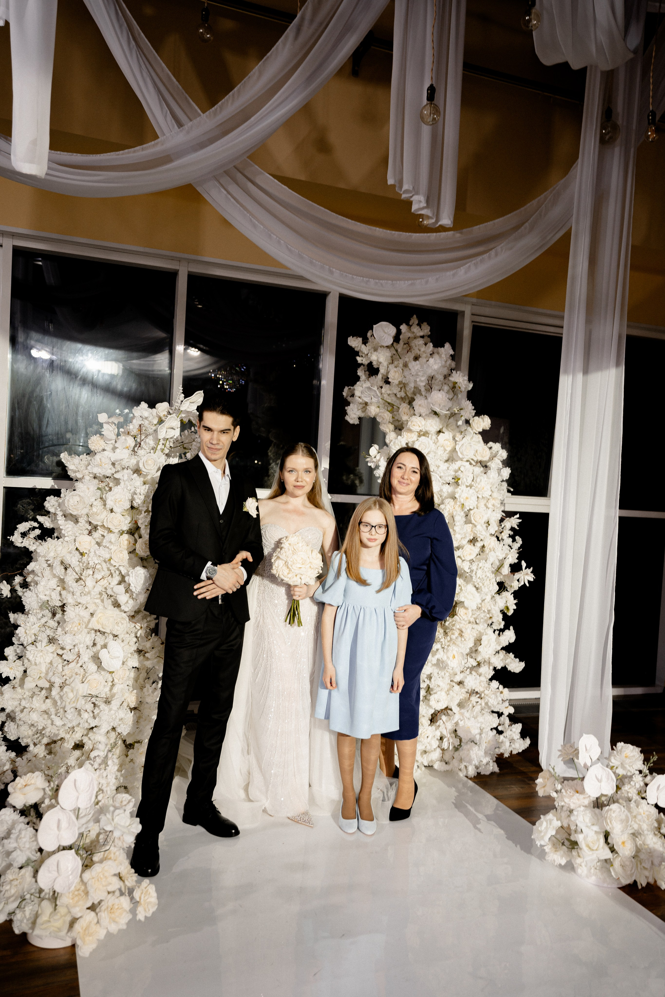 СВАДЕБНАЯ СЬЕМКА СБОРОВ В ОТЕЛЕ И ВЫЕЗД НА ЦЕРЕМОНИЮ (СНЯТО В СИБИРЕ В НИЖНЕВАРТОВСКЕ). Профессиональный фотограф, Санкт-Петербург — Виктория Богомолова